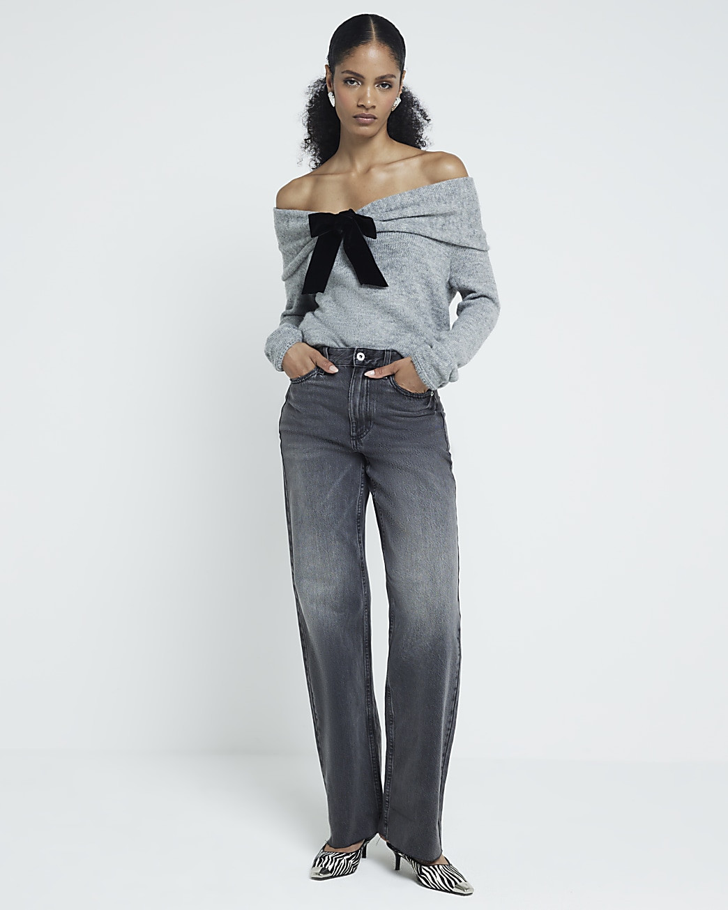 Black high waisted relaxed straight fit jeans | River Island (UK & IE)