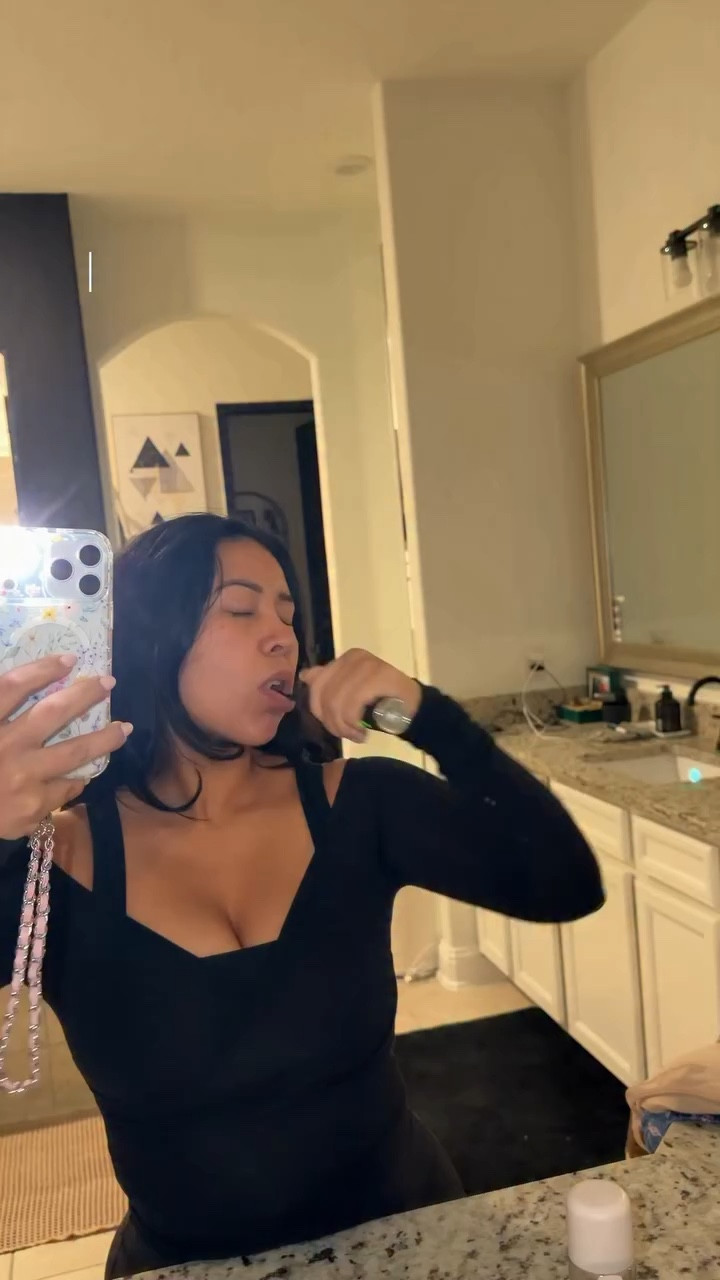 Me barely able to open my eyes😆Tried hot mat Pilates this morning — we will be back🤪 also, where did this cold weather come from?!? CODE ARIEL10 to save on pjs!!


Comment “shop” for links in video💞 

#morningvlog #morning #postpartum #momlife #ditl relatable, reality, mom of 2, hot mat pilates, vlog

#LTKmomlife #LTKvlog #LTKmorningroutine