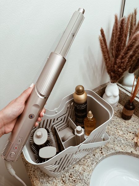 Forget about spending $600 with the Dyson hair warp. Shark did it amazing with the FlexStyle. Awesome hair products here!

#LTKsalealert #LTKbeauty #LTKGiftGuide