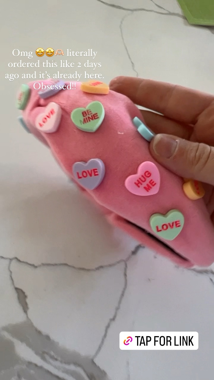 Valentine’s Day headband candy hearts dupe

#LTKSeasonal #LTKstyletip #LTKunder50