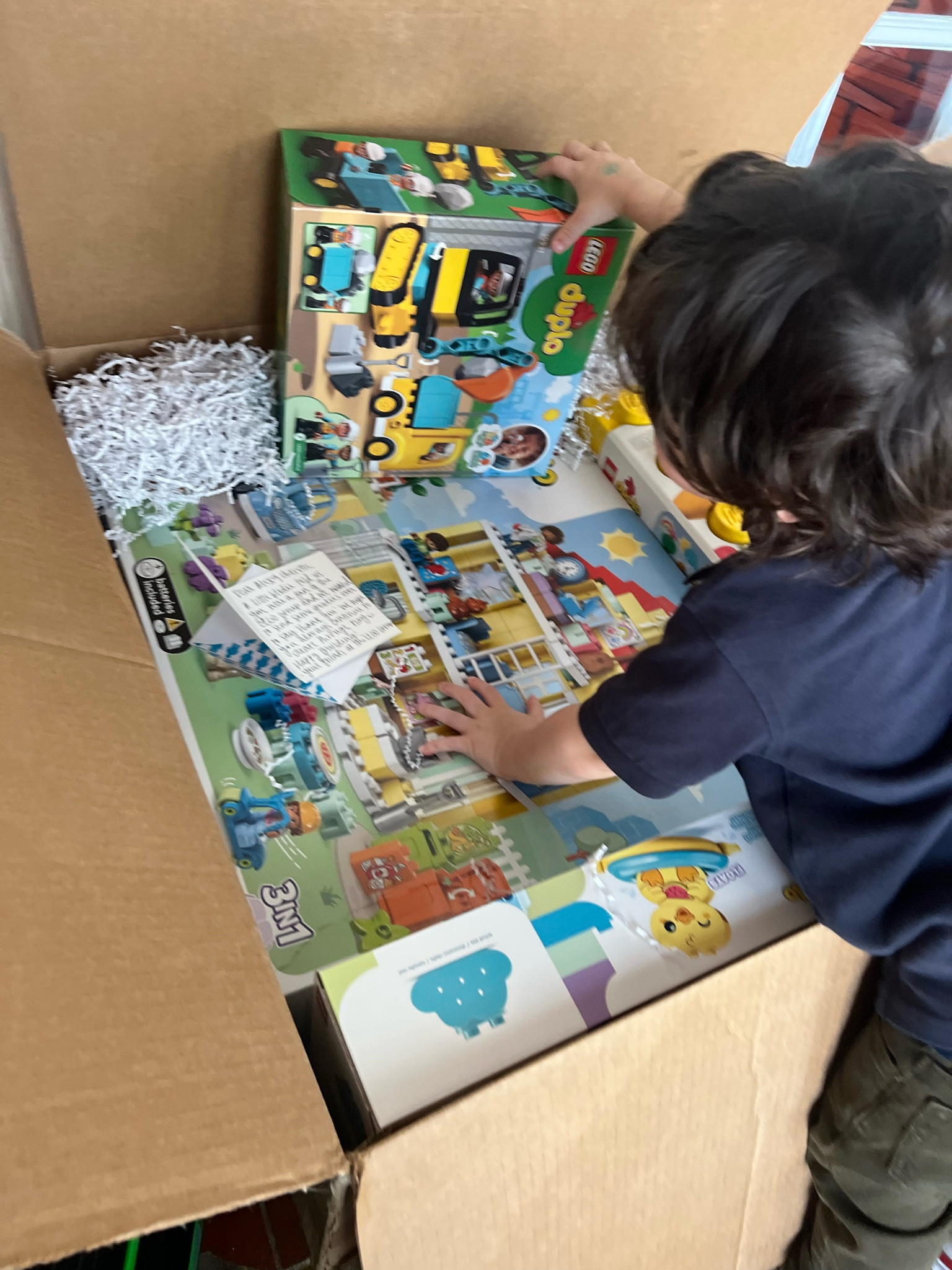 Just got these Legos for toddlers in and Oliver is the happiest boy ever! Beau also got some too.

Construction set for boys 

Dollhouse for boys - this one is great for boys and I had been trying to find one that works for boys for quite some time. 

Toddler legos
Baby safe legos are for ages 18 months-4 months.

Beau is already a big fan at 13 months (make sure to use the duplo large ones). 