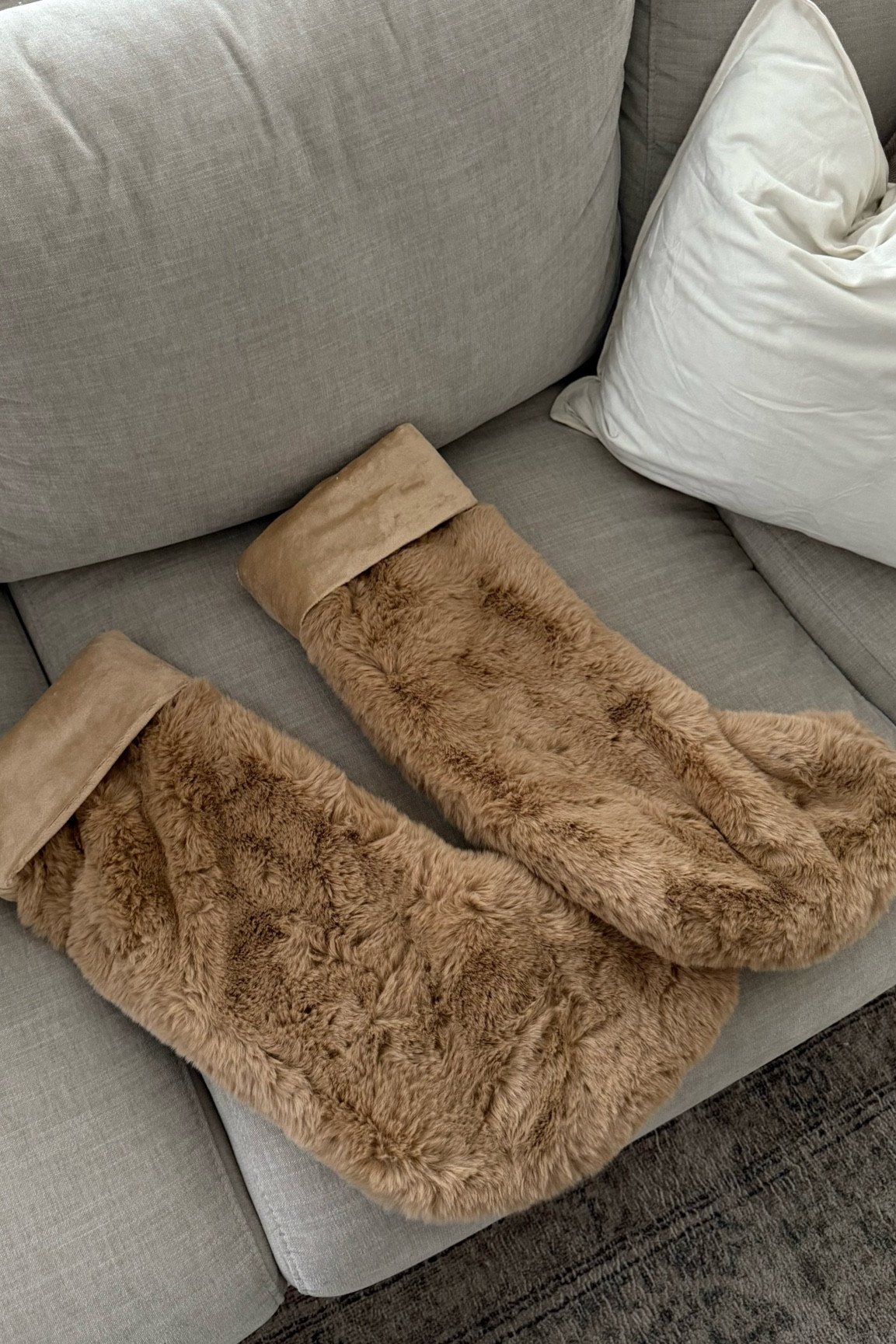 neutral faux fur stockings

Soft, Christmas decor, holiday, pottery barn 

#LTKHome #LTKSeasonal #LTKHoliday