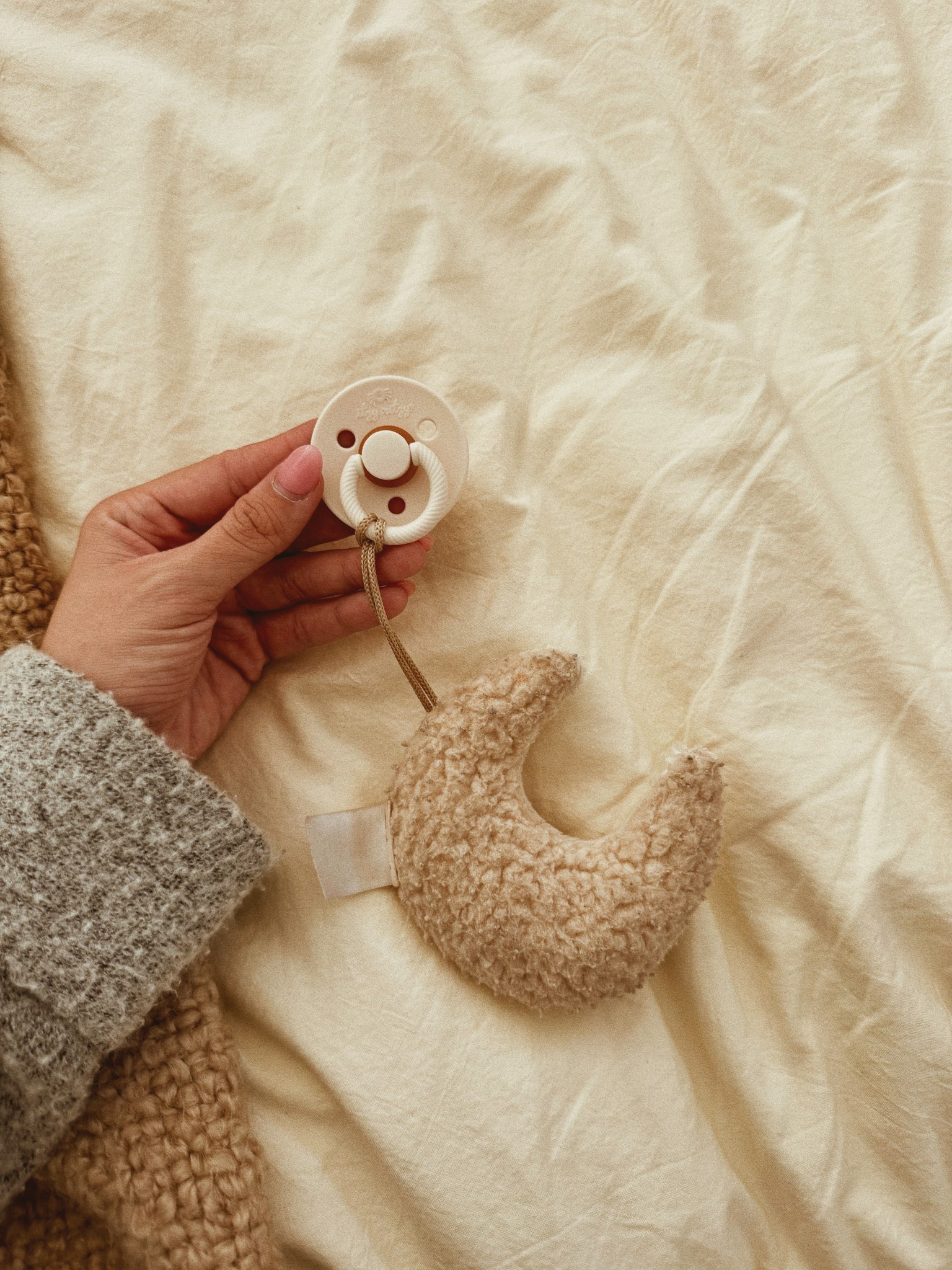 my kids favorite paci + paci clip combo🫶🏼 (as you can tell by how worn out it is😂)

#LTKFindsUnder50 #LTKKids #LTKBaby