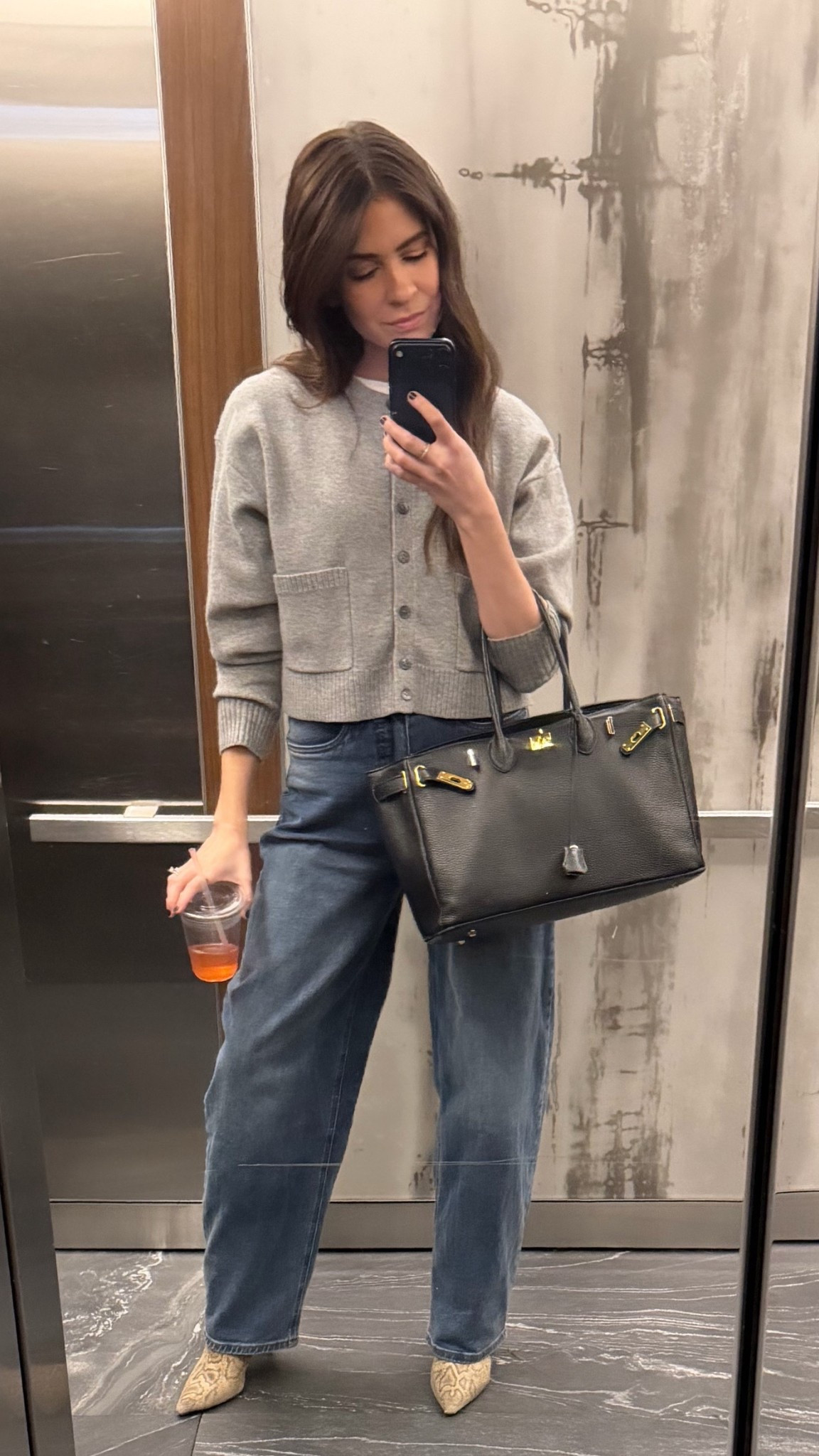 Casual work outfit, work ootd, casual office outfit, business casual, cropped cardigan, baggy jeans, barrel jeans, gray sweater, winter style, winter outfit, office style, work bag, work purse, work handbag, casual outfit, casual style 

#LTKootd #LTKFindsUnder100 #LTKWorkwear