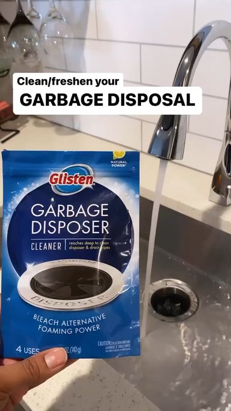 Garbage disposal cleaning