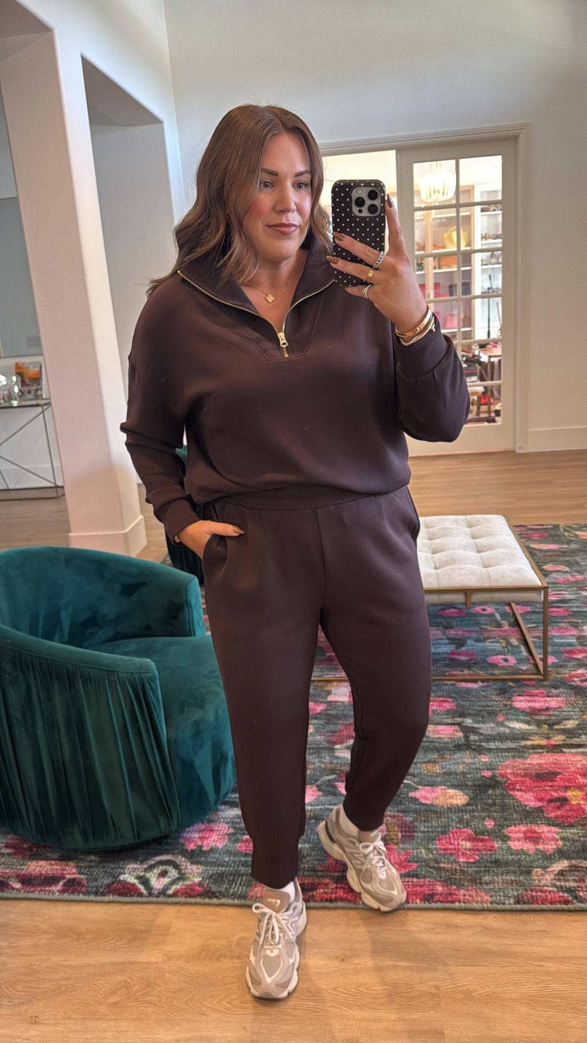 curvy midsize airport travel
style 🤎 wearing size large in top and xl in joggers 

#LTKTravel #LTKMidsize #LTKSeasonal