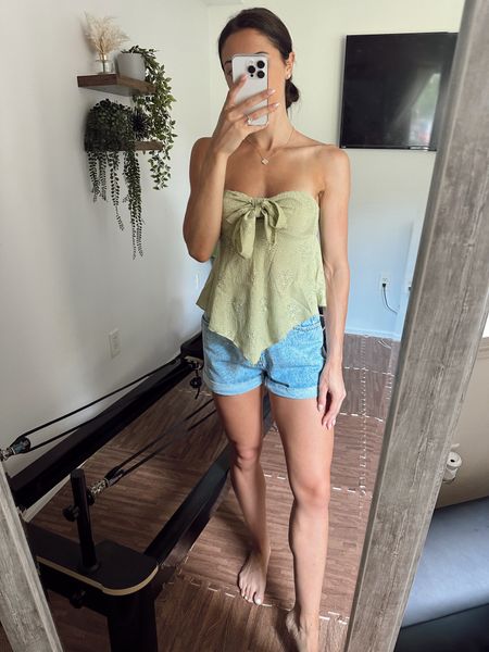 Loving this strapless summery top and jean shorts from SHEIN 🌻☀️

#LTKFindsUnder50 #LTKSeasonal #LTKStyleTip