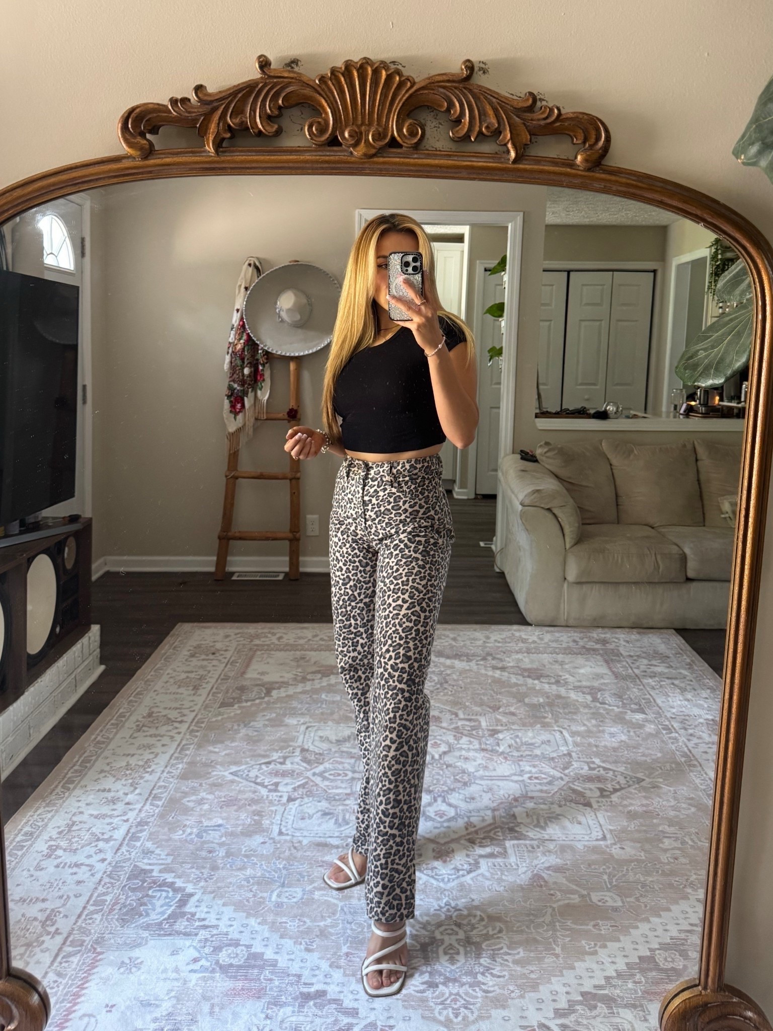 Leopard Abercrombie 90s relaxed - size 25 reg

#LTKSeasonal #LTKSaleAlert