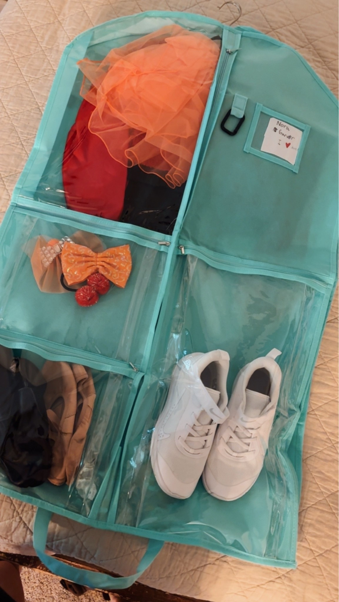 Dance recital time 🩰🪩

This bag has so many compartments. Perfect for all of the quick changes she’s going to have today! + it comes in so many colors 

#dancemom #dancer #dancebag #travelbag
