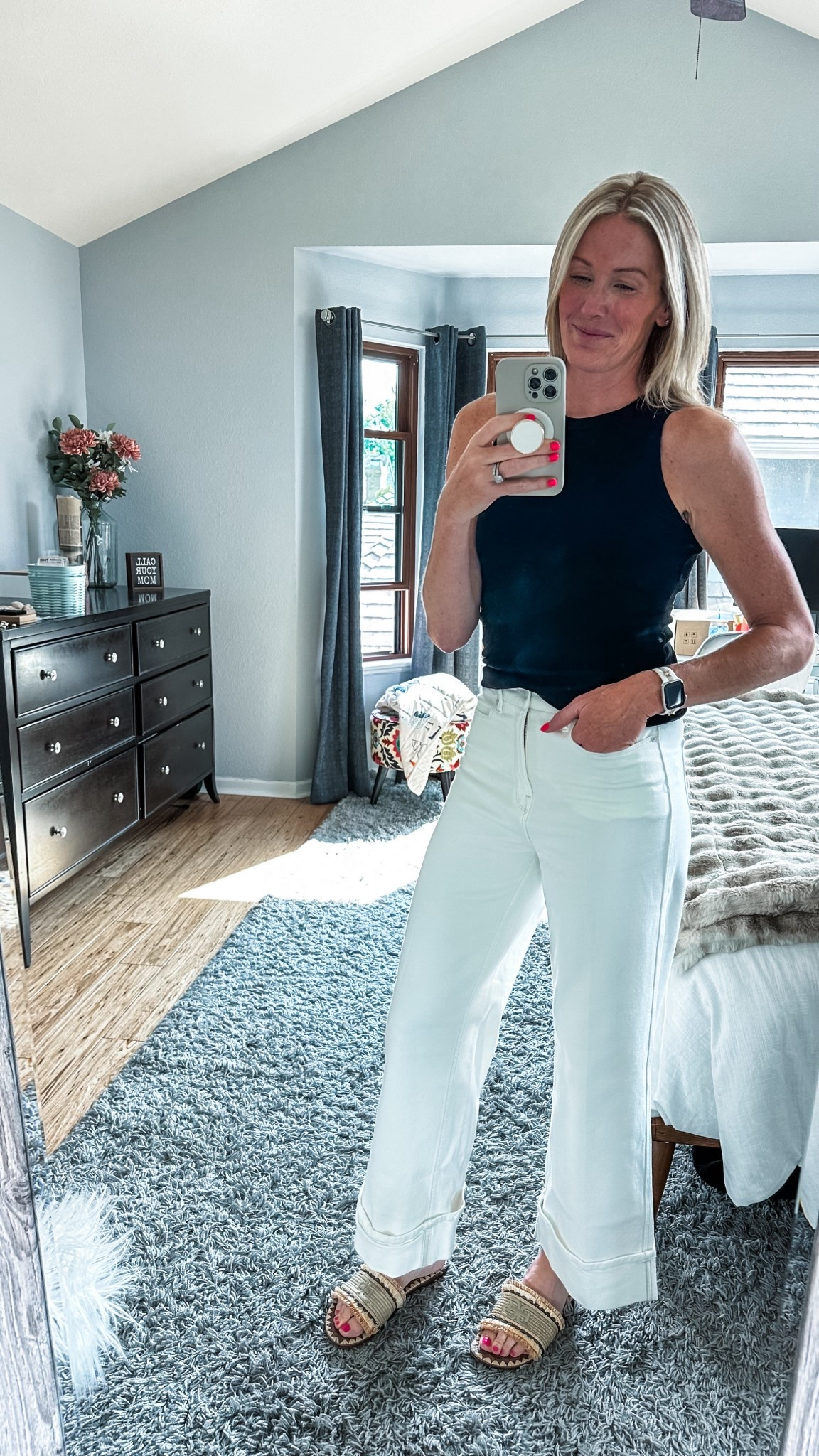 Absolutely love these jeans! One of my go-to’s as the weather changes. They also give a great booty lift 😎

#LTKFindsUnder50 #LTKFindsUnder100 #LTKShoeCrush