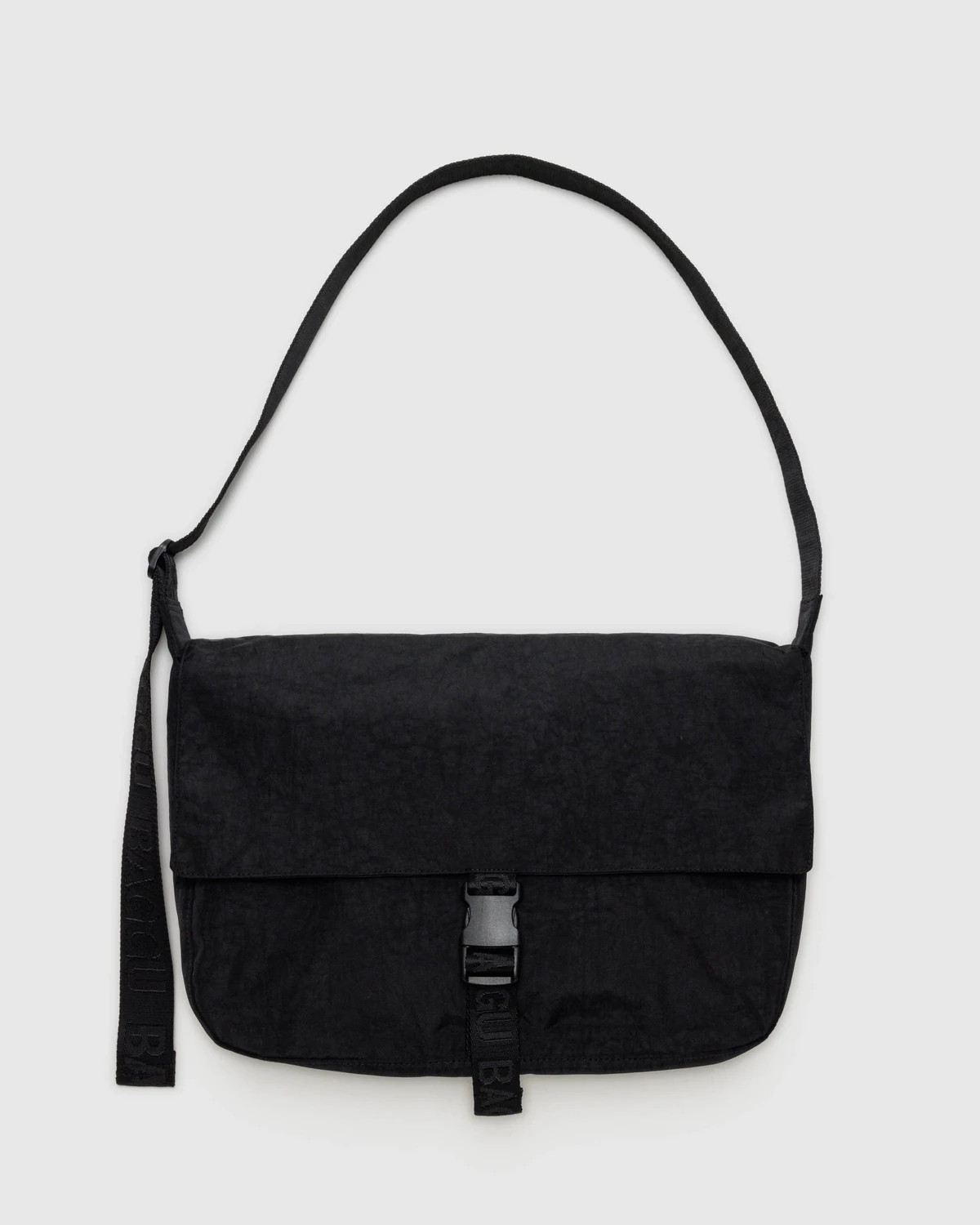 Nylon Messenger Bag | BAGGU