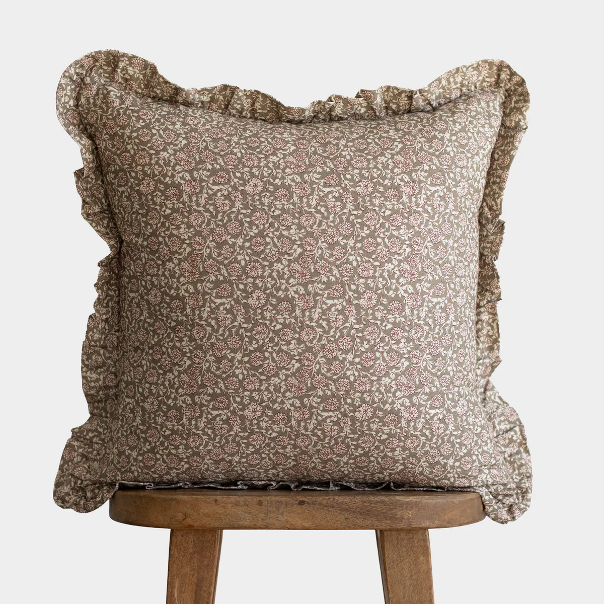 Elsie Ruffle - 18" | 22" | Woven Nook