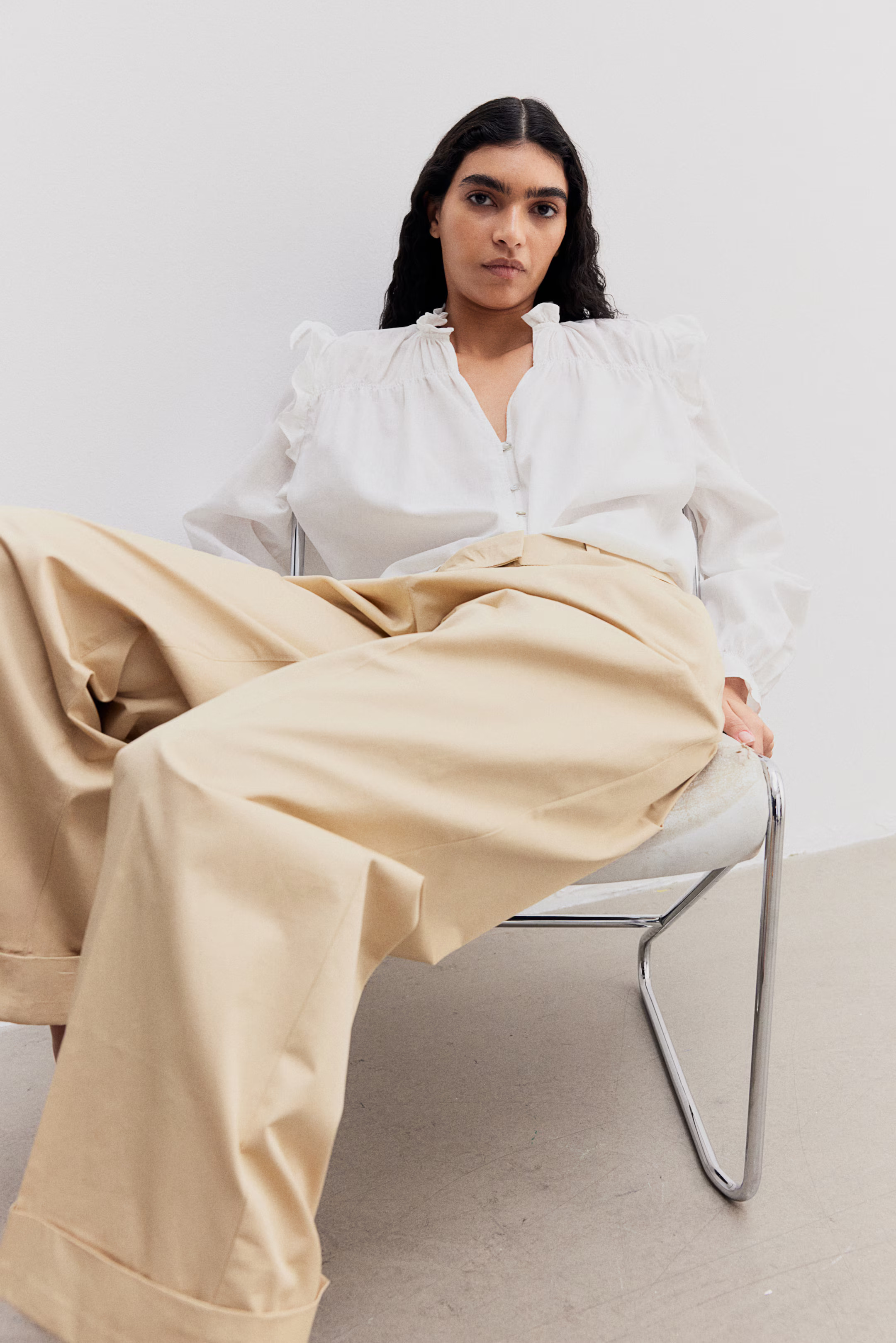 Bluse aus Leinenmix - V-Ausschnitt - Langarm - Weiß - Ladies | H&M AT | H&M (DE, AT, CH, NL, FI)