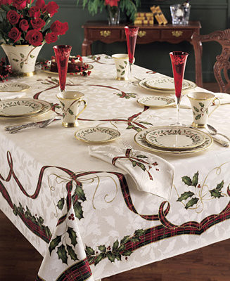 Holiday Nouveau 60" x 120" Tablecloth | Macy's