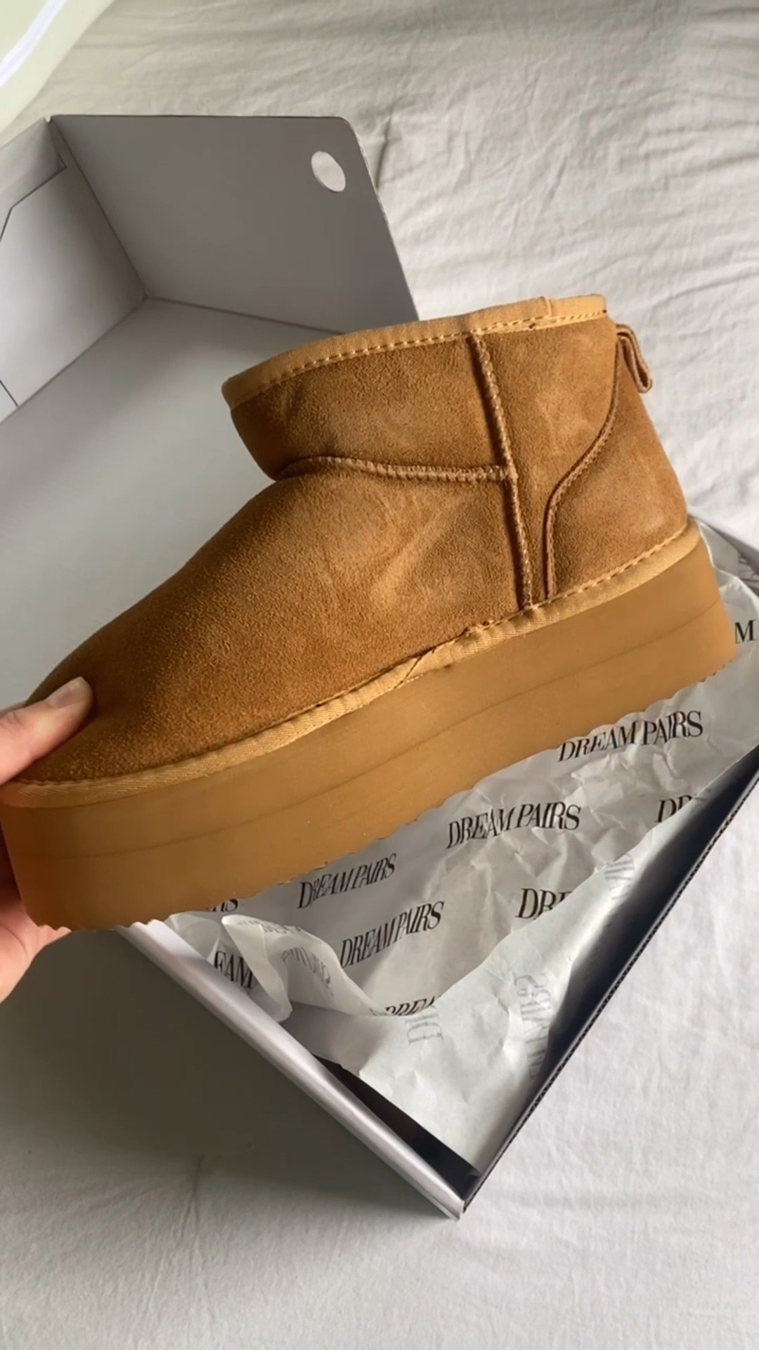 Found the cutest Ugg inspired boots for fall. They have a little platform for all my short girlies.



#LTKStyleTip #LTKFindsUnder50 #LTKShoeCrush