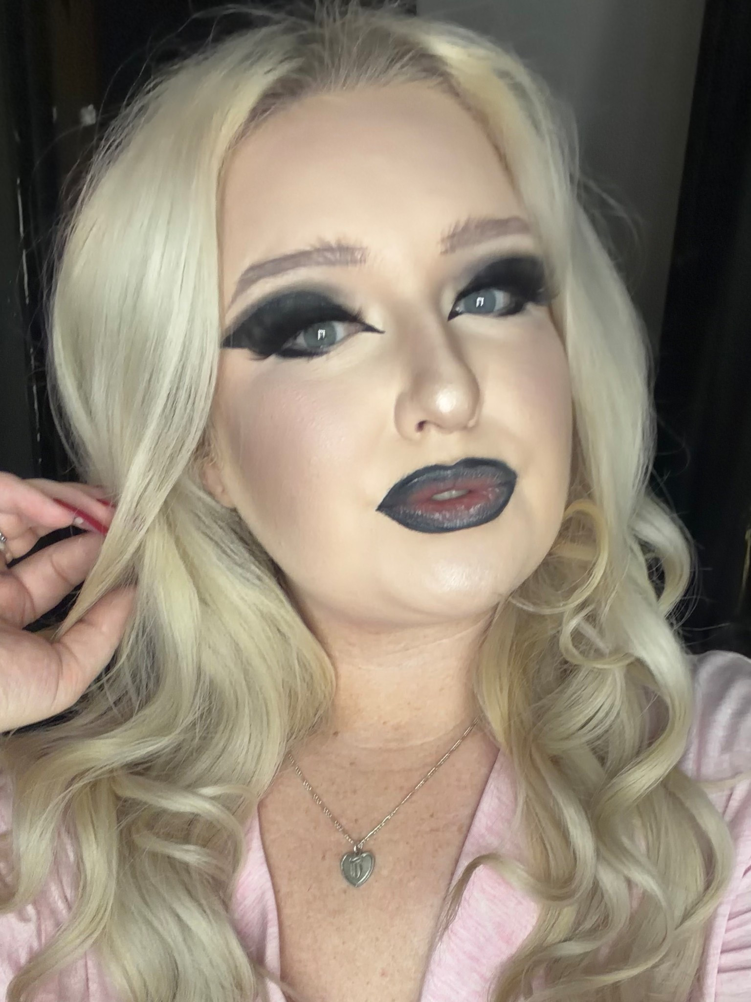 I’m going to do a tutorial on this makeup look! These are all the exact products I use, in the same colors along with the brushes! These powder brush is ESSENTIAL! 

#LTKdayinmylife #LTKselfcare #LTKBeauty