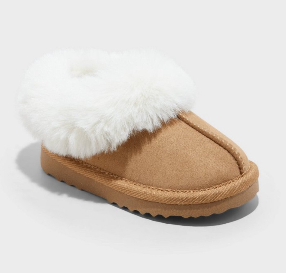 These will sell out so fast, they are the ugg dupes for $15! So good! 

Kids slippers 

Fall shoes 
Target kid find 


#LTKBacktoSchool #LTKKids #LTKSaleAlert