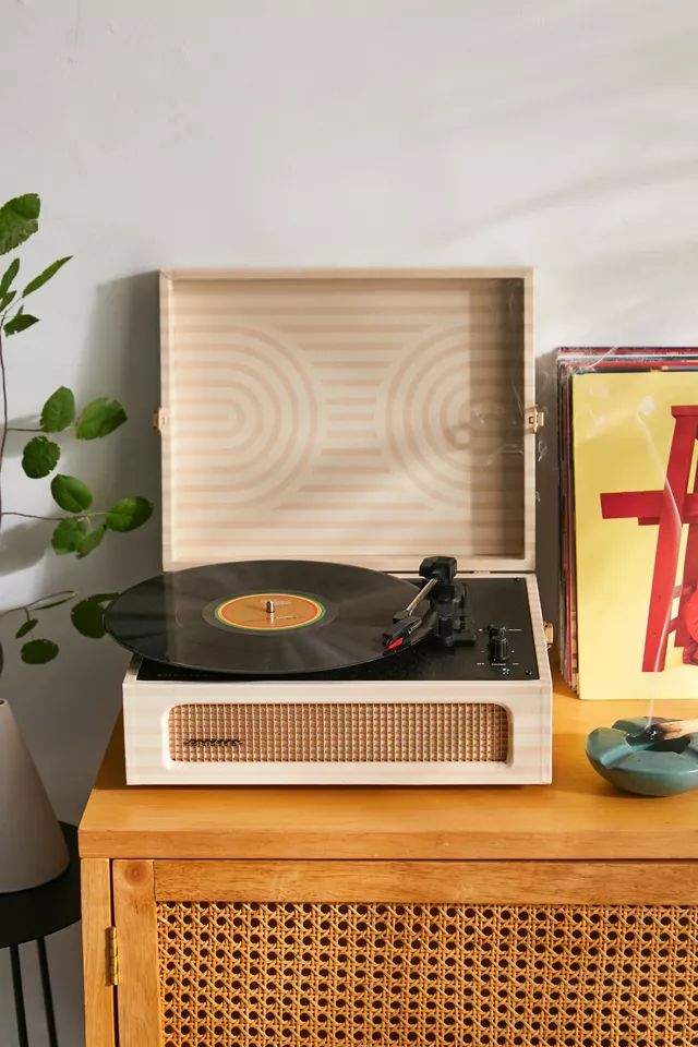 Crosley UO Exclusive Debossed Hilo Voyager Record Player | Urban Outfitters (US and RoW)