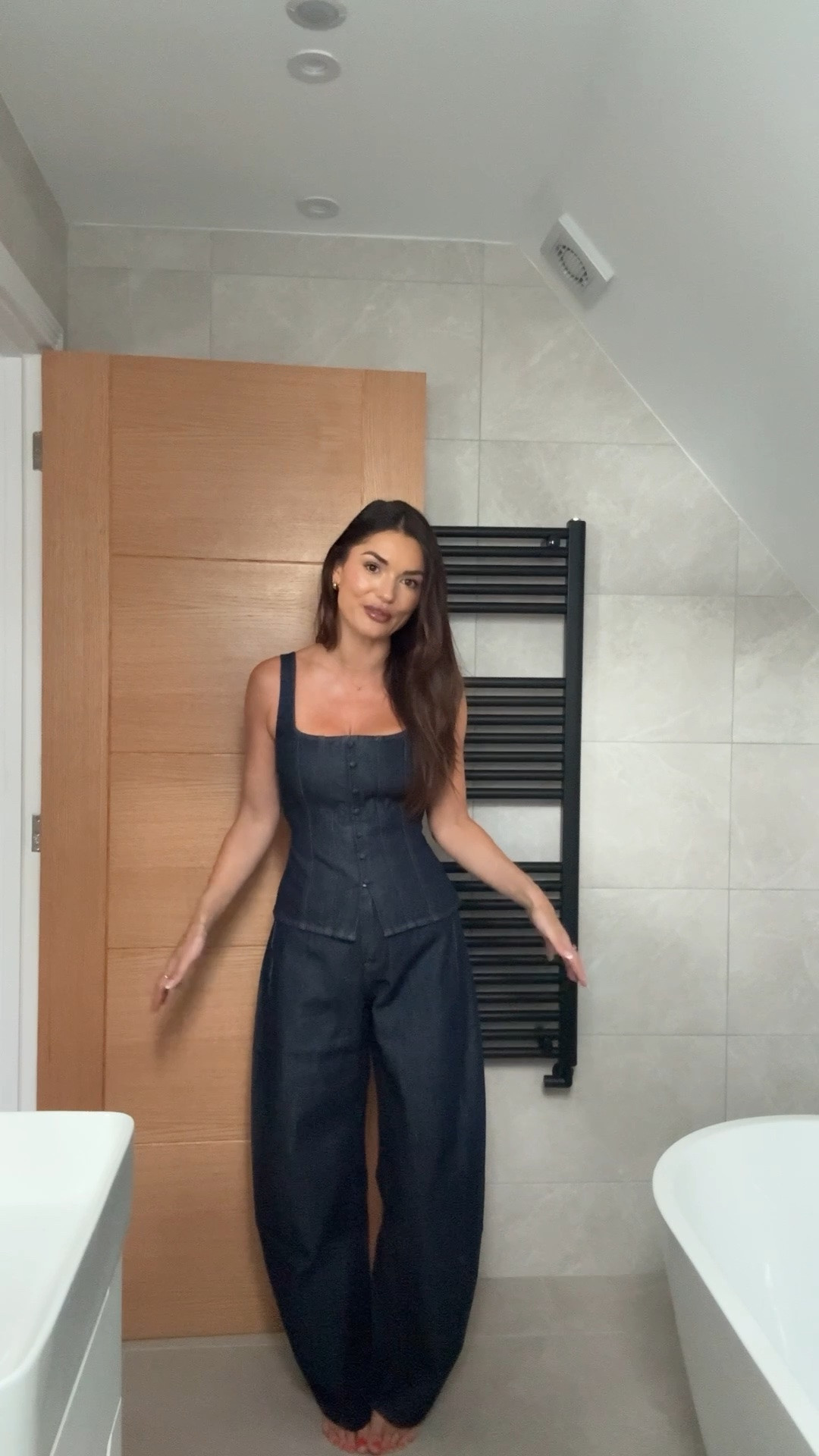 Loving this double denim outfit as an early transitional autumn look I wear an xs in the top and a 24/regular curve love in the jeans . #transitional #denim #doubledenim #ootd #coord #abercrombie @abercrombie

#LTKautumn #LTKuk #LTKjeans