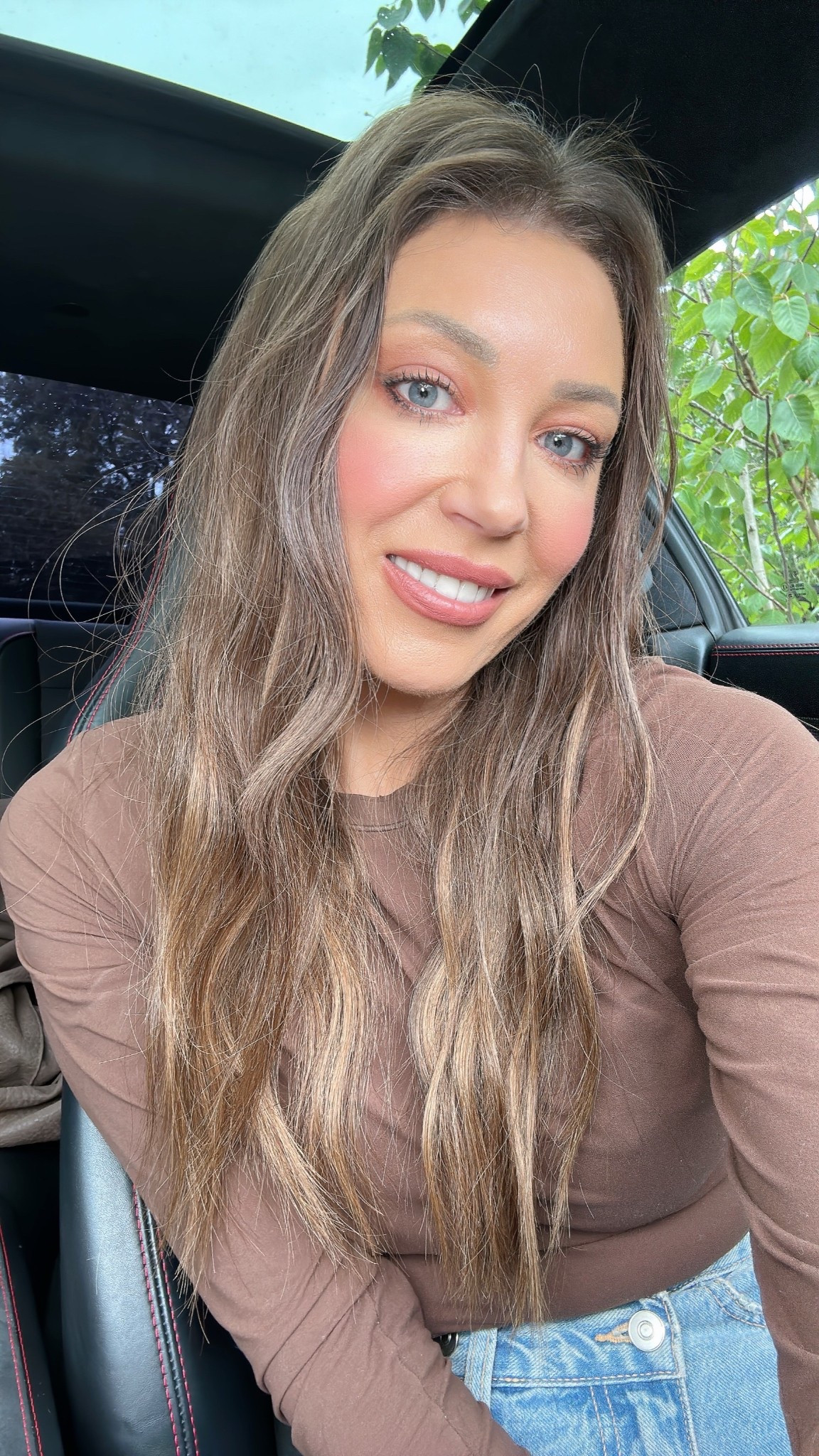 Wearing eye wand in shade hazelnut

Eye liner in shade cocoa