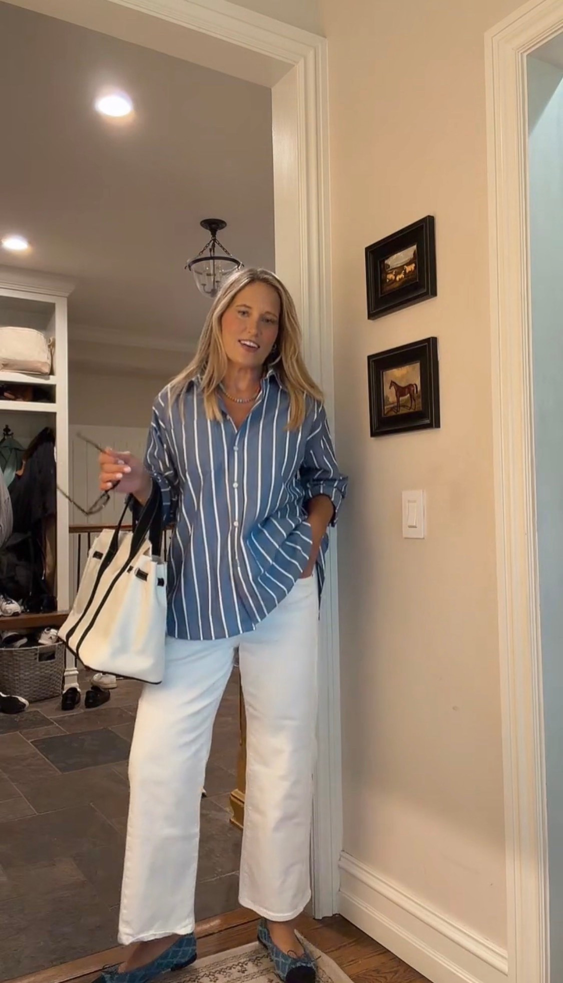 Looking for a comfortable, classic look… this button down paired with white denim gives that coastal vibe and all day comfort! s

#LTKdayinmylife #LTKOver40 #LTKMidsize