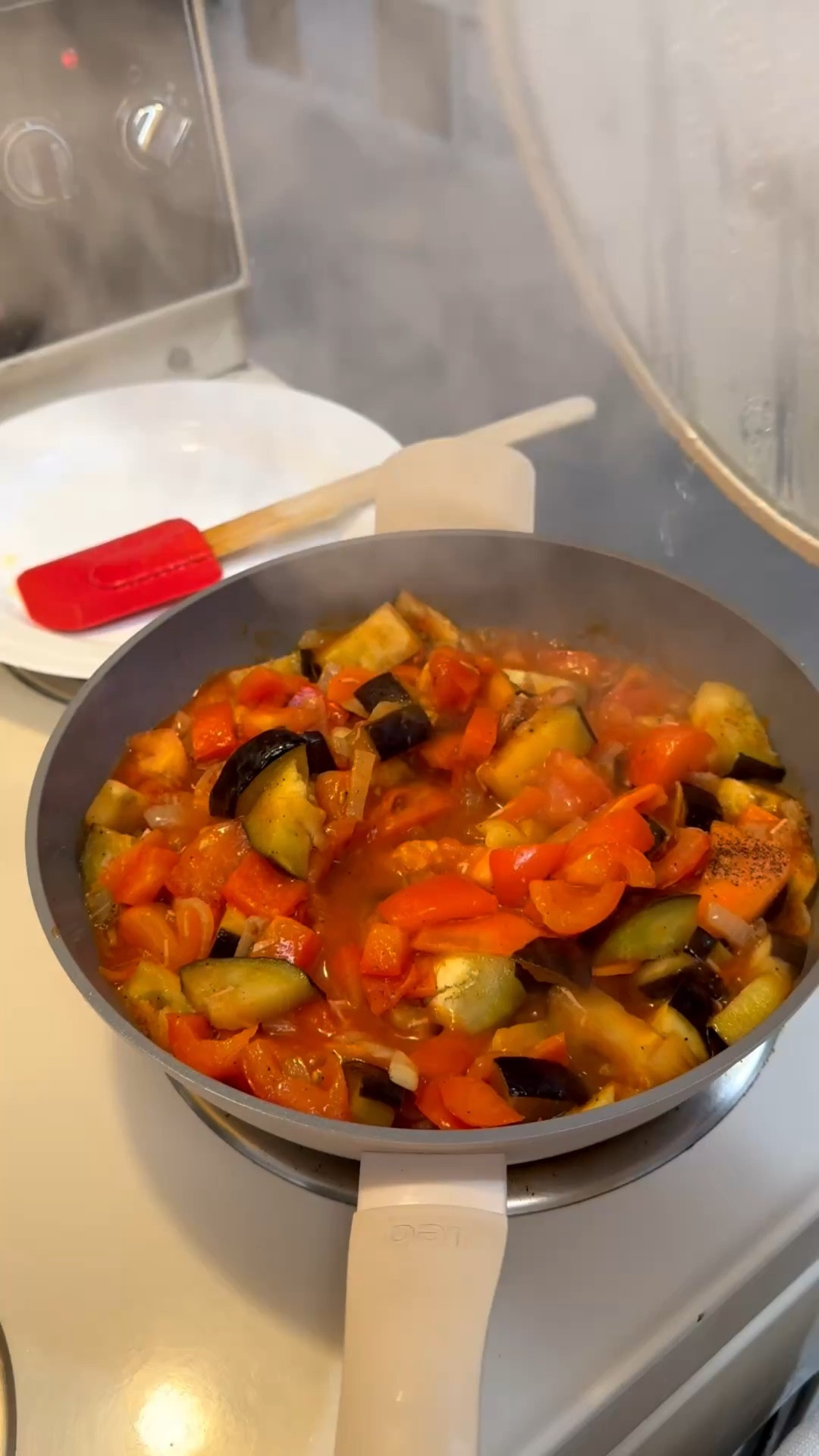 Simple dinner moments 🍳
Sautéing meat and veggies in my favorite pan — quick, easy, and so delicious.
Linking the pan and kitchen essentials here.


#ltkhome #ltkitchen #ltkfinds #cookwithme #kitchenfavorites

#LTKfoodie #LTKHome #LTKvlog