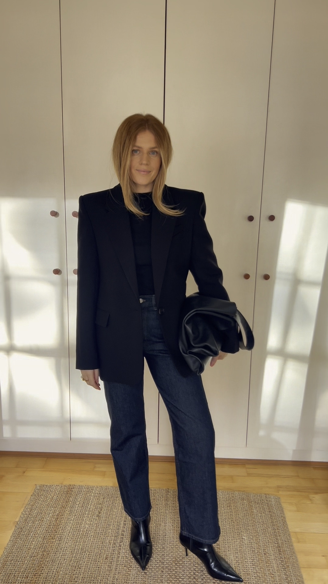 Back into the High rise straight jeans, and loving them 

#LTKstyletip #LTKmodest #LTKshoes