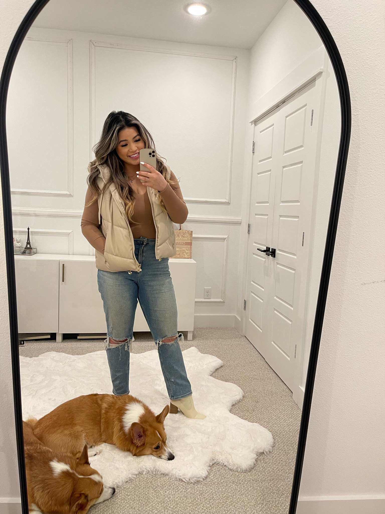 Puffer vest, beige vest, nude bodysuit, neutrals

#LTKfindsunder50 #LTKmidsize #LTKstyletip