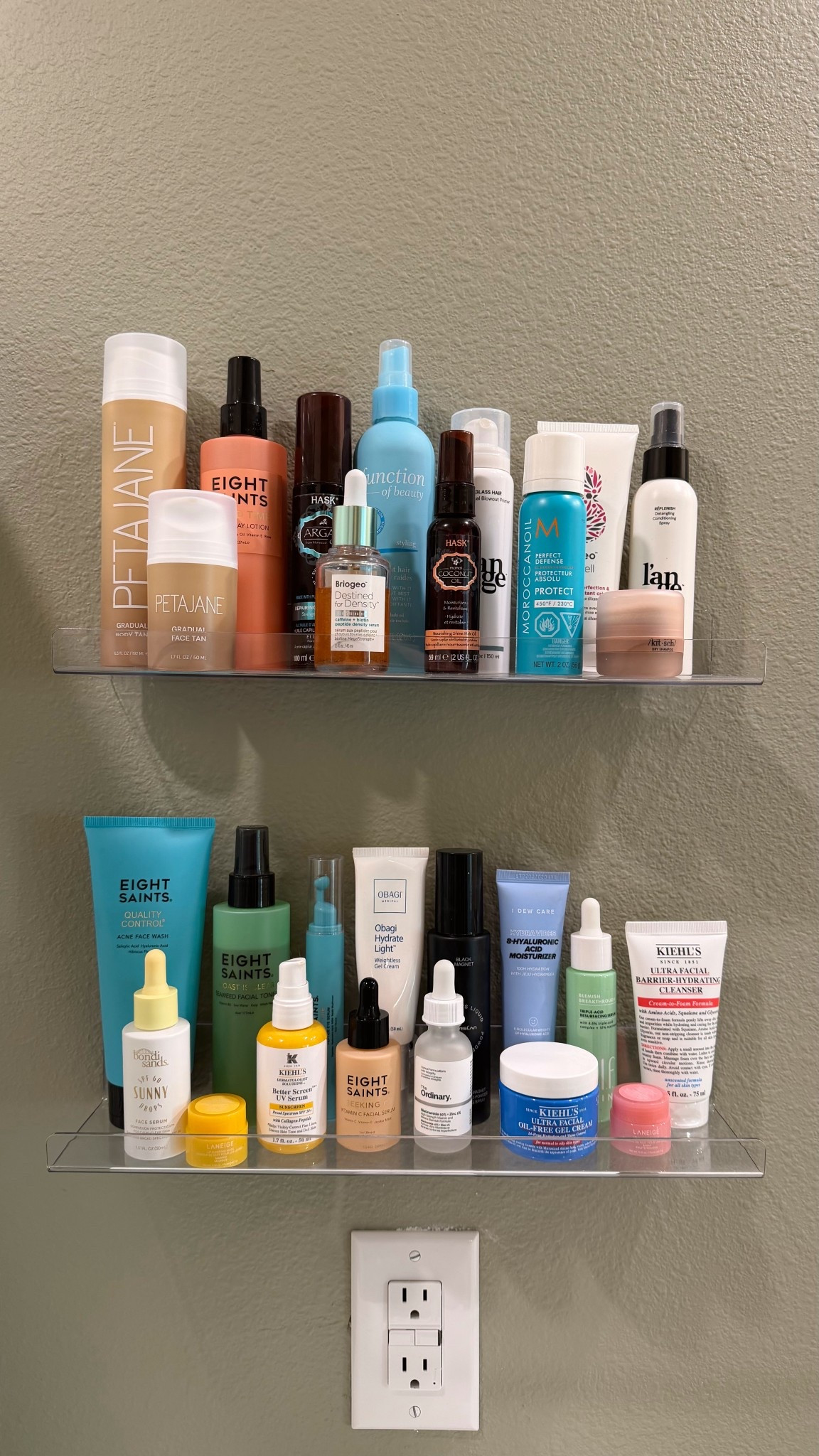 skincare organization shelves 🫶🏼🫧

#LTKFindsUnder50 #LTKHome