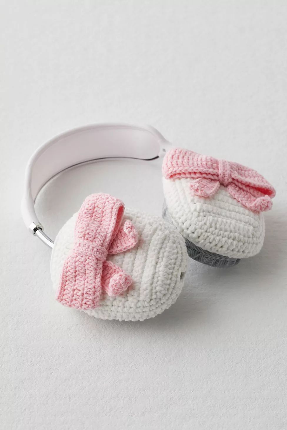 Crochet AirPods Max Cover | Urban Outfitters (US and RoW)