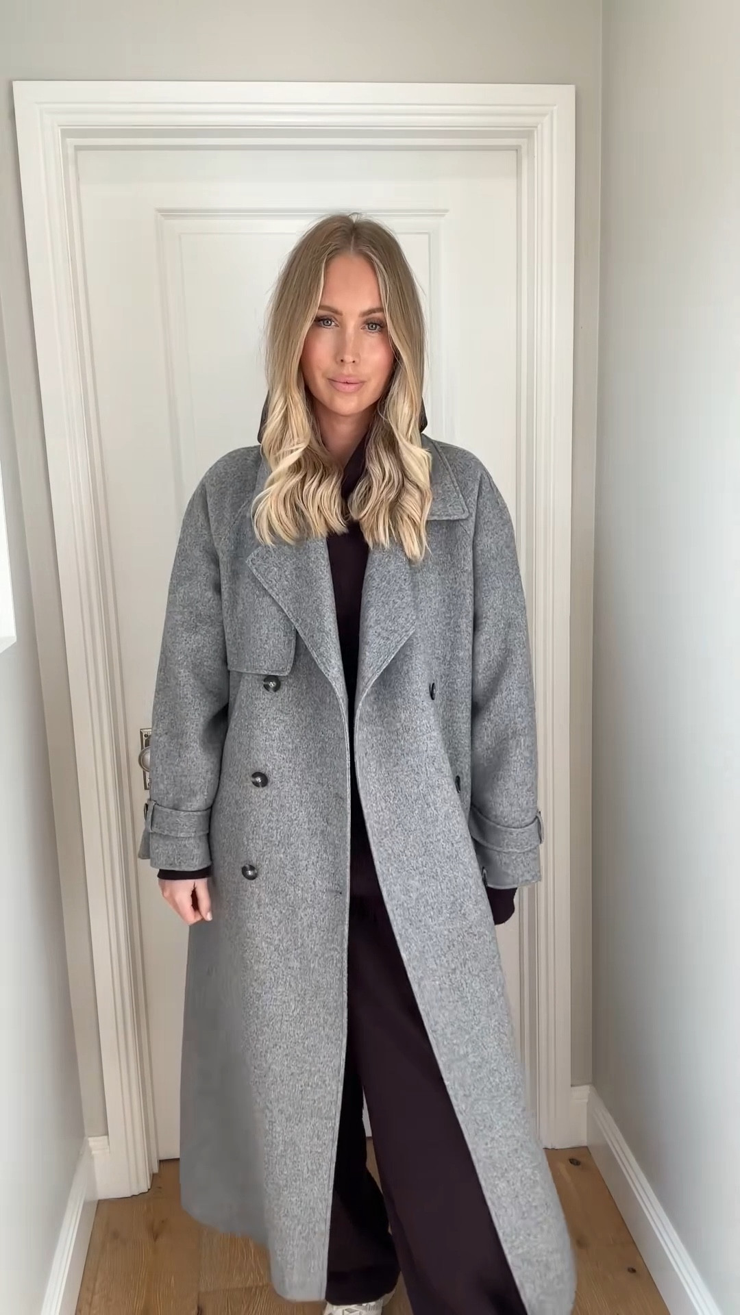 Last year you all loved this combo! The tracksuit is unisex sizing & I wear a medium in the pants and a large in the hoodie. At 5’11”, I can easily pull off the oversized jumper. Still, I’d recommend going with the size guide online.

I’ll also link some similar coats I’ve found. The secret to making a tracksuit and coat/trench combo work is a longer-line coat. Anything mid-length just doesn’t quite work - it needs to be at least mid-calf or longer. Xx

#LTKstyletip #LTKautumn #LTKaustralia