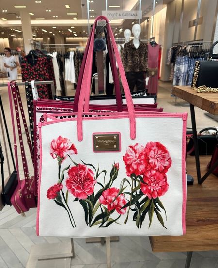 This Dolce Gabbana tote not only comes in this pink floral print but also in many other colors! Light, comfortable and perfect for the summer!

#LTKworkwear #LTKitbag #LTKstyletip