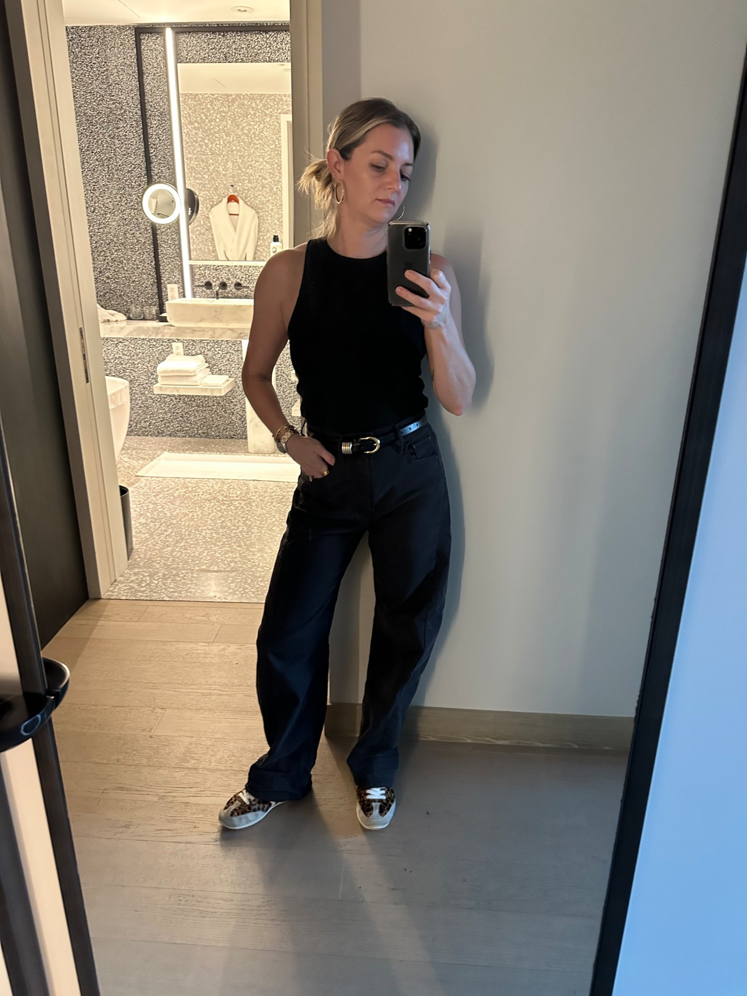 You can't go wrong with MOTHER denim! 

Perfect to dress up or down.  

 #LTKStyleTip #LTKWorkwear #LTKTravel