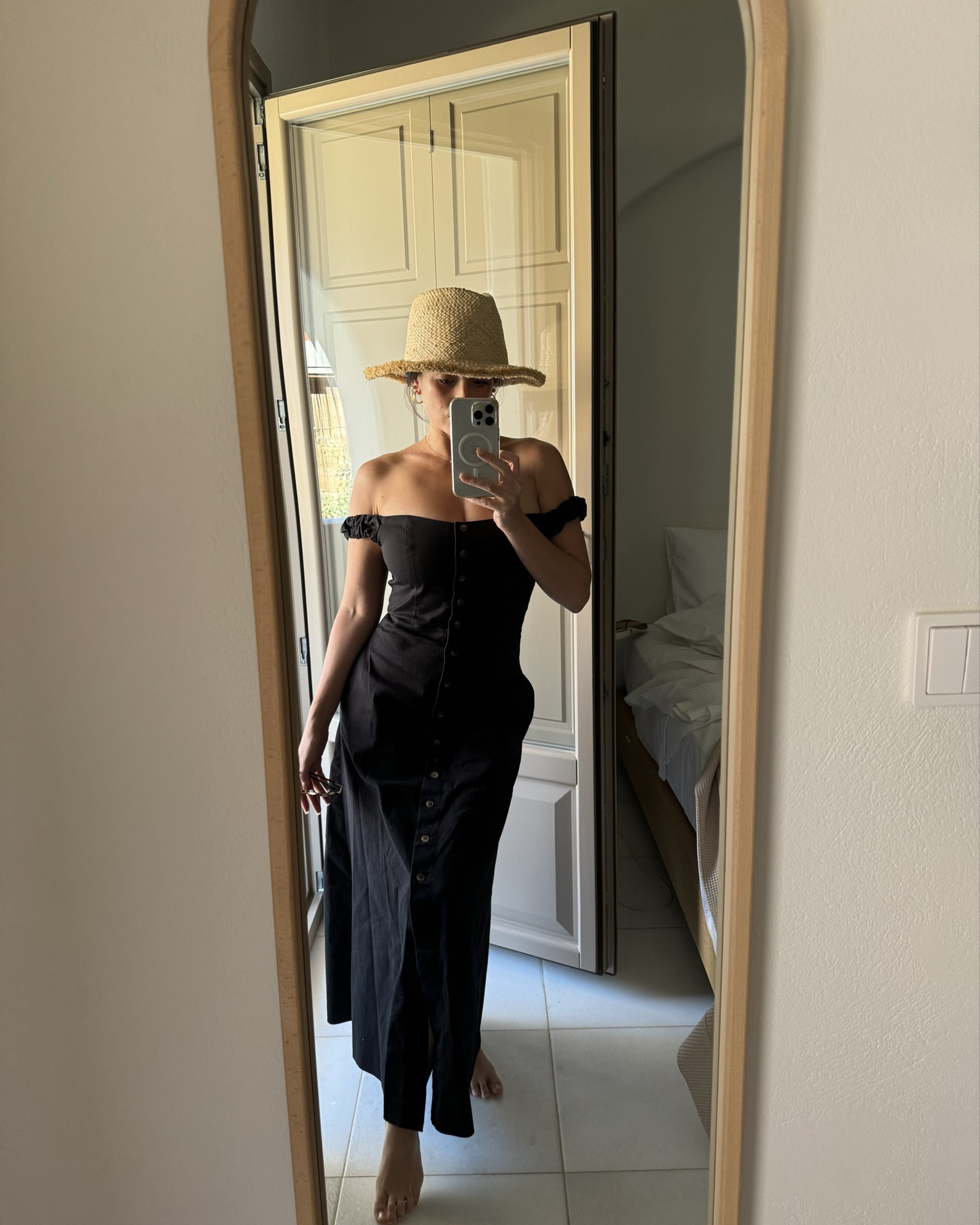 Perfect for going out for the day! 


#momstyle #momfit #ootd #casuallooks #travelfit

#LTKFindsUnder100 #LTKStyleTip #LTKTravel