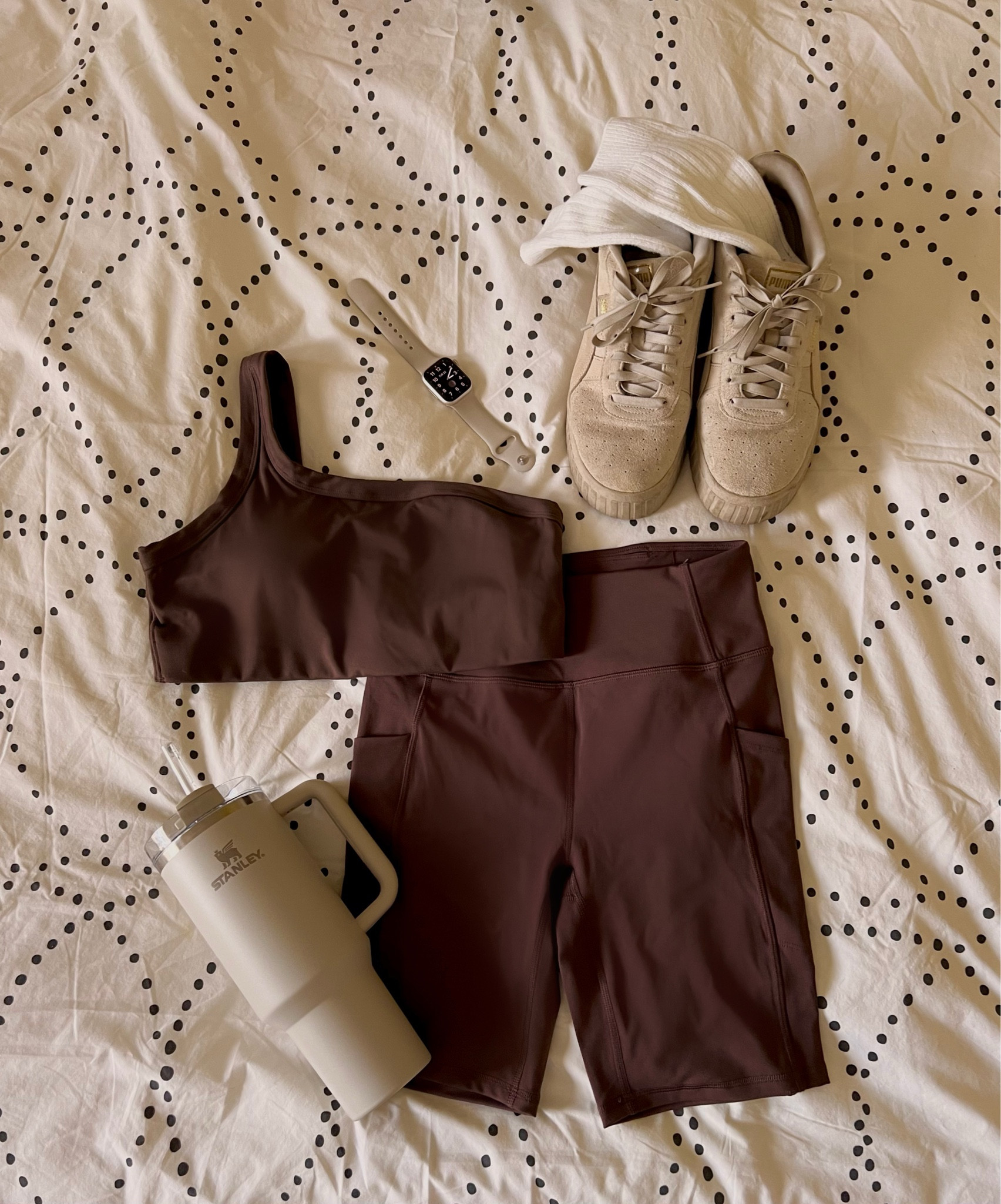 Of course I had to get the outfit to match the Stanley Cup🤎🤍 

Been living this one shoulder top from the All In Motion collection at target and now that I’m a #standleycupgirlie I it’s was about time I get it🤍 


#targetfind #standleycup #backtoschool #backtocollege #workoutoutfit 

#LTKBacktoSchool #LTKfitness #LTKFind