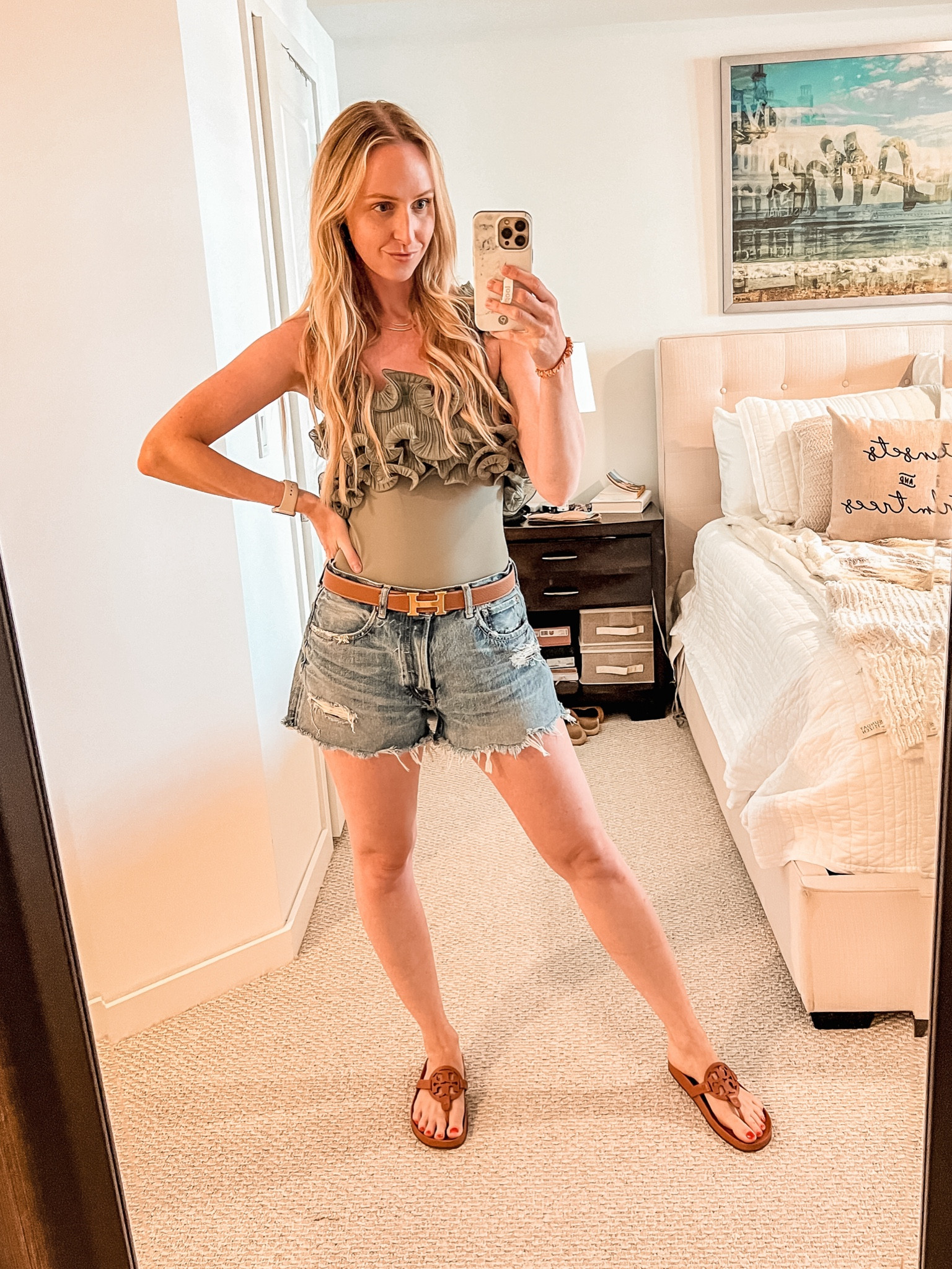 Masters OOTD

Favorite denim shorts. I sized up one 


#LTKFestival #LTKSeasonal #LTKstyletip