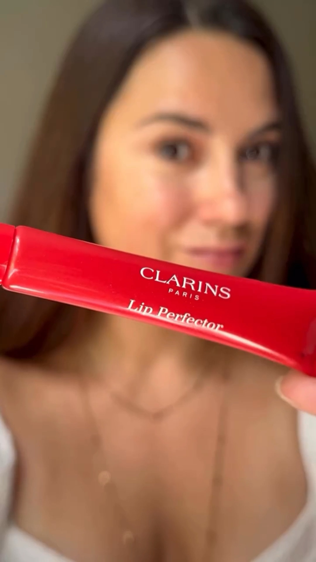 gifted by Clarins 

Juicy, hydrated lips and cute cheecks💕
But what do I love the most about @clarinsusa lip perfector that my hair doesn’t stick to lips💕 

#clarinsmakeup #giftedbyclarins #ugccreator #beautyugc #ugccommunity