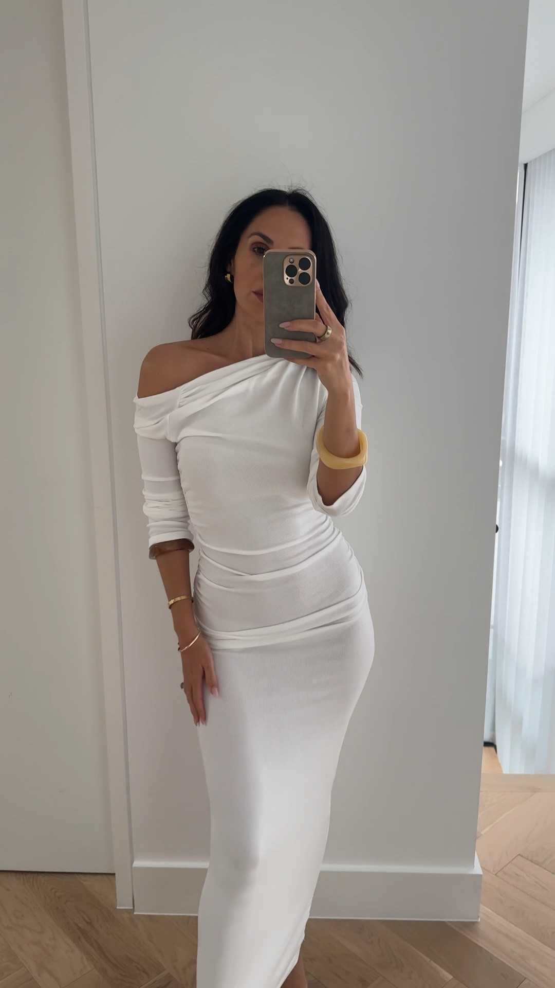 Easiest dress in the world. I have it in white and black 

#LTKdresses #LTKaustralia #LTKautumn