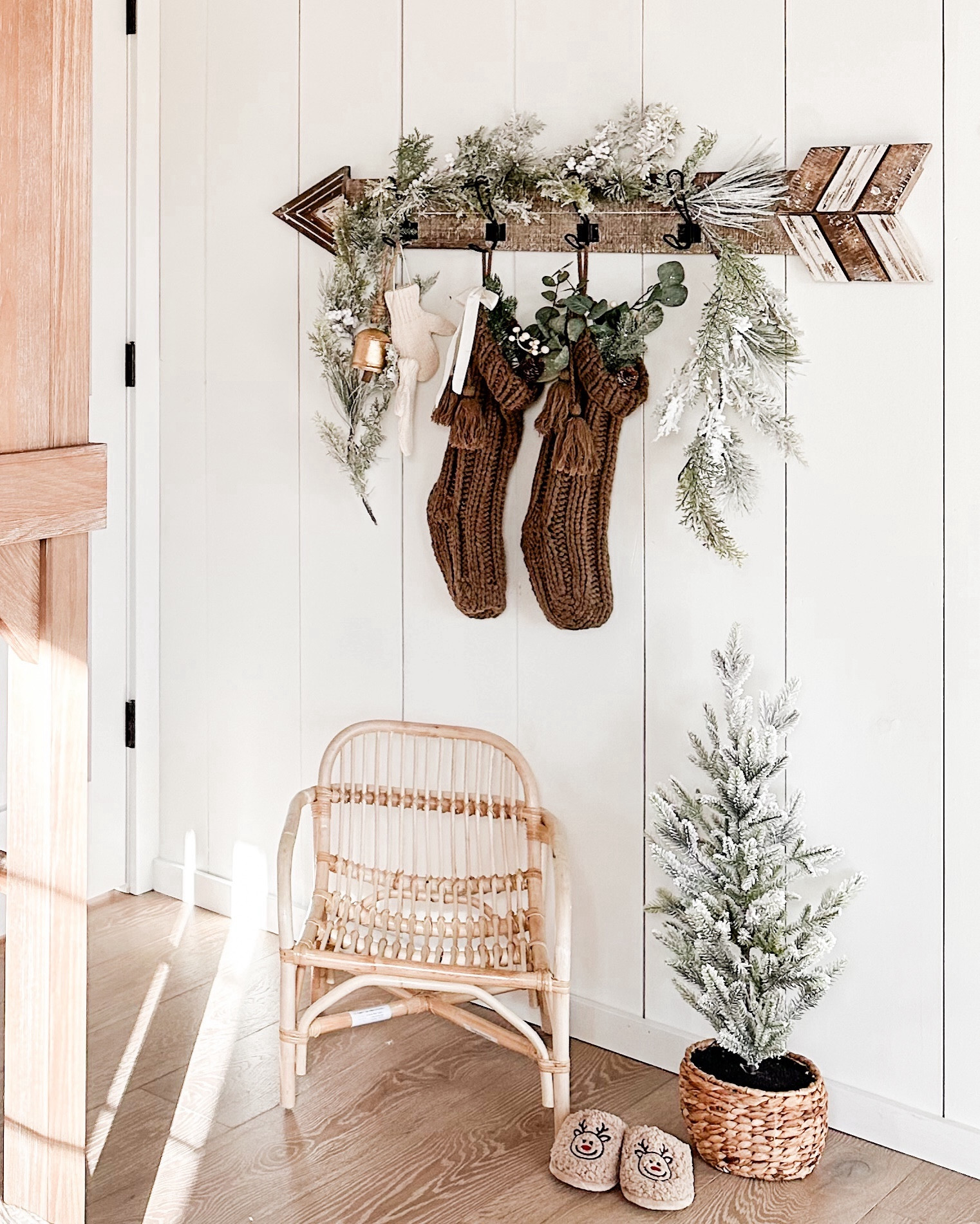 Cozy Christmas corner in the bunk room✨


Christmas decor, stockings garland, holiday, kids bedroom, playroom, wall hooks, coastal farmhouse, neutral home, bunk bed, target, hearth snd hand, studio mcgee, neutral home decor
    

#LTKkids #LTKhome #LTKHoliday