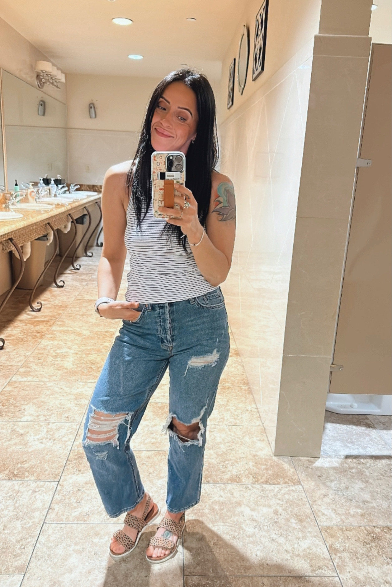 Feeling cute.  May delete later! 🤪😆
Loving these tanks from Old Navy. 
Ballin’ on a budget ,💁🏻‍♀️