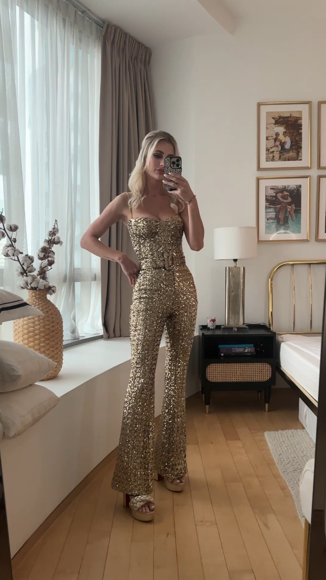 The perfect jumpsuit doesn’t exi- 
Guys I have never been more obsessed with a piece of clothing. This jumpsuit is perfection and I need an excuse to wear this every week ✨