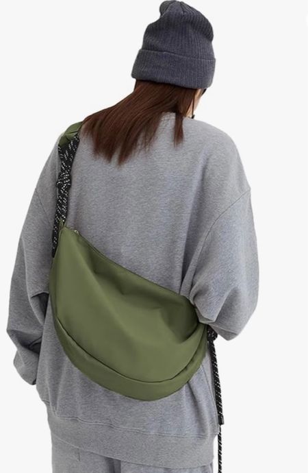 Crescent crossbody bag from @amazon

#messengerbag .#casualbag #nylonbqg

#LTKfindsunder100