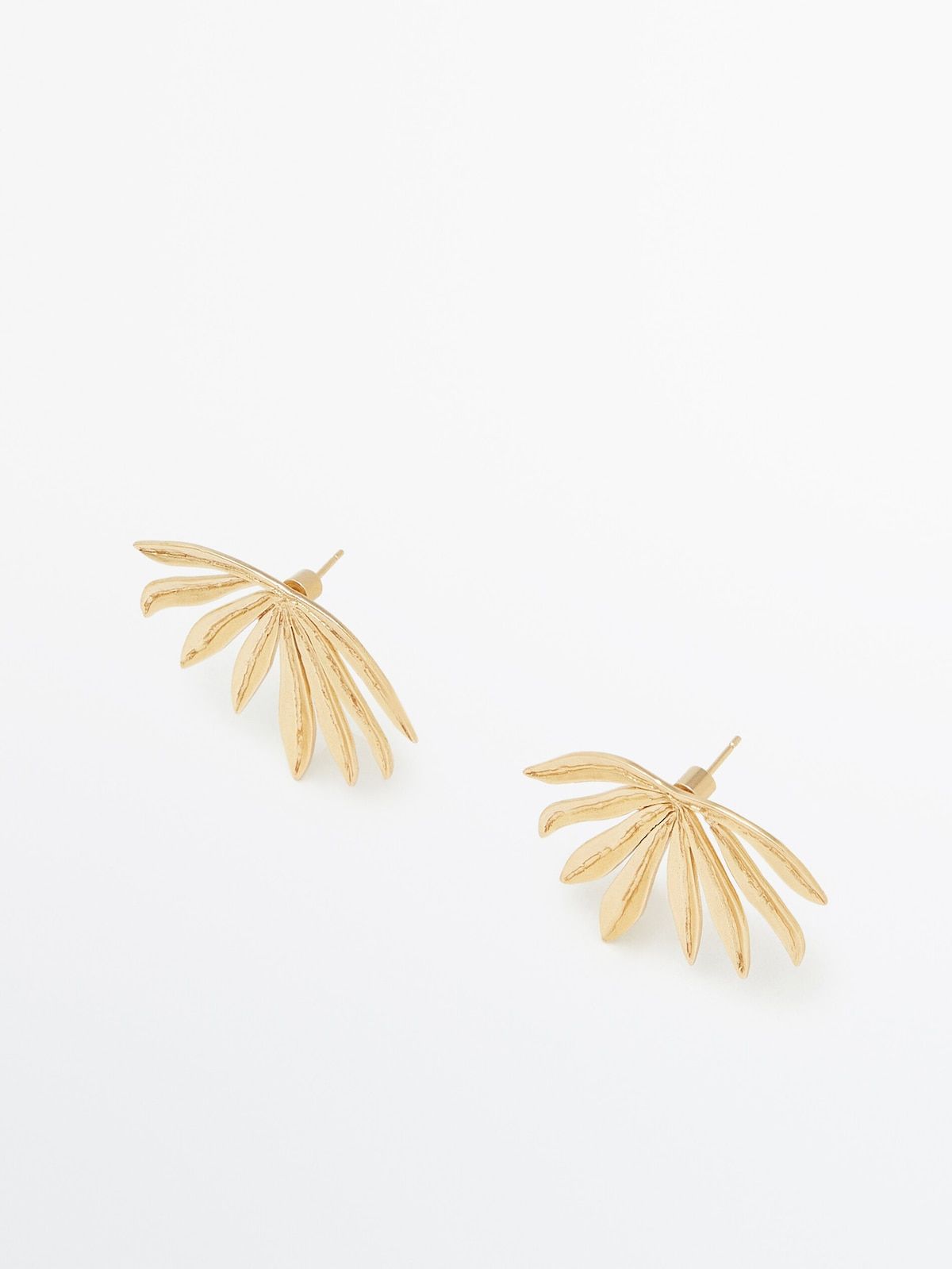 Gold-plated leaf earrings | Massimo Dutti (US)