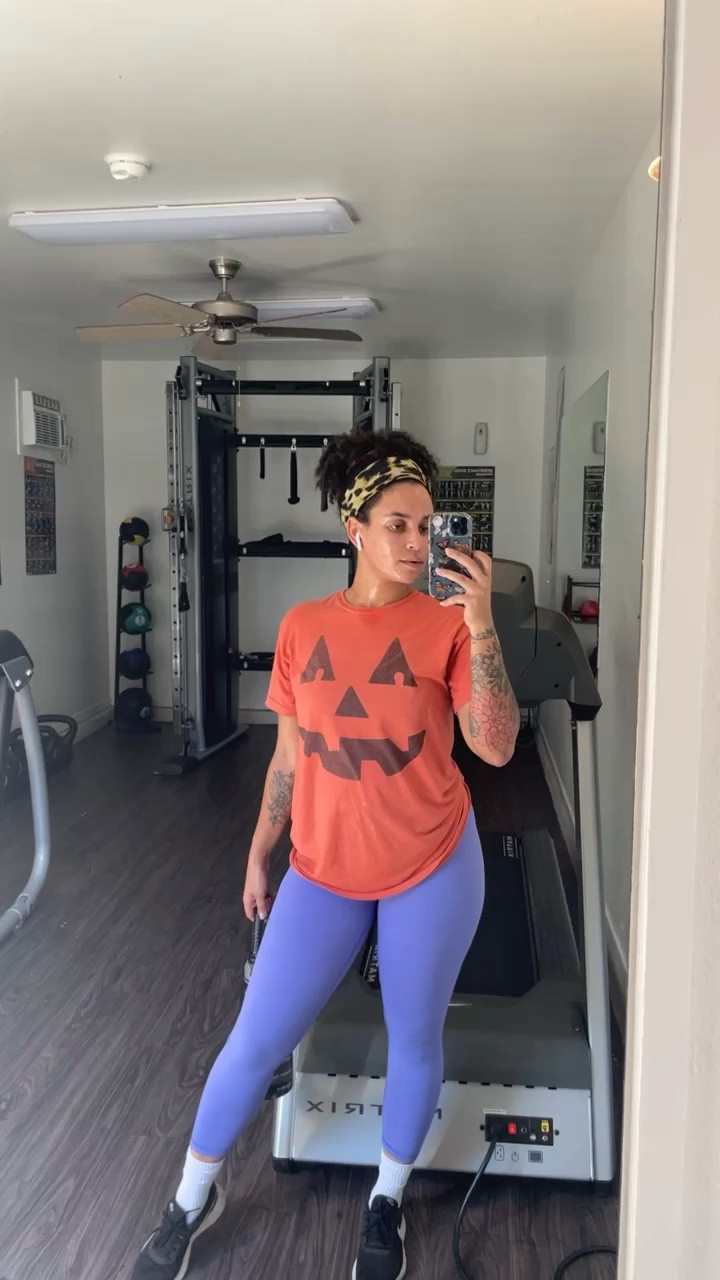 Halloween comfy workout set

#LTKHolidaySale #LTKSeasonal #LTKfitness