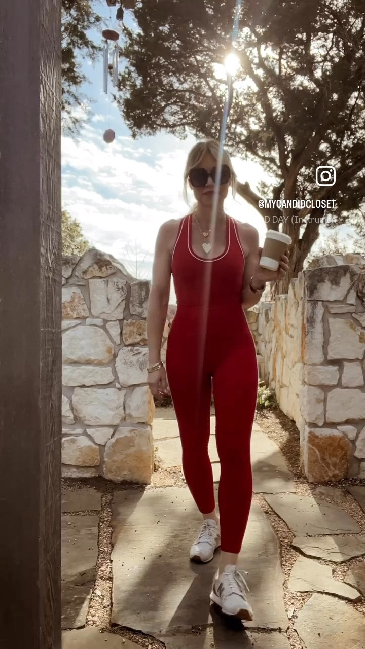 The cutest red 2 piece workout set ❤️ 

#LTKValentine #LTKActive #LTKselfcare