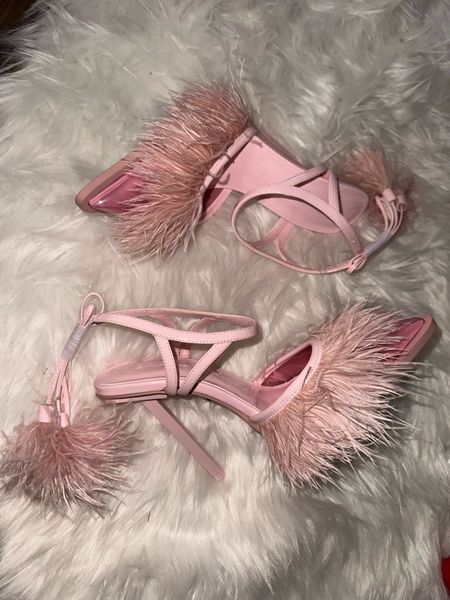 Feather shoes, pink shoes, pink feather shoes, Valentine’s Day shoes, Vday shoes, wedding shoes 