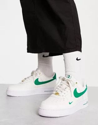 Nike – Air Force 1 '07 40th Anniversary – Sneaker in Segelweiß und Malachitgrün | ASOS | ASOS (Global)