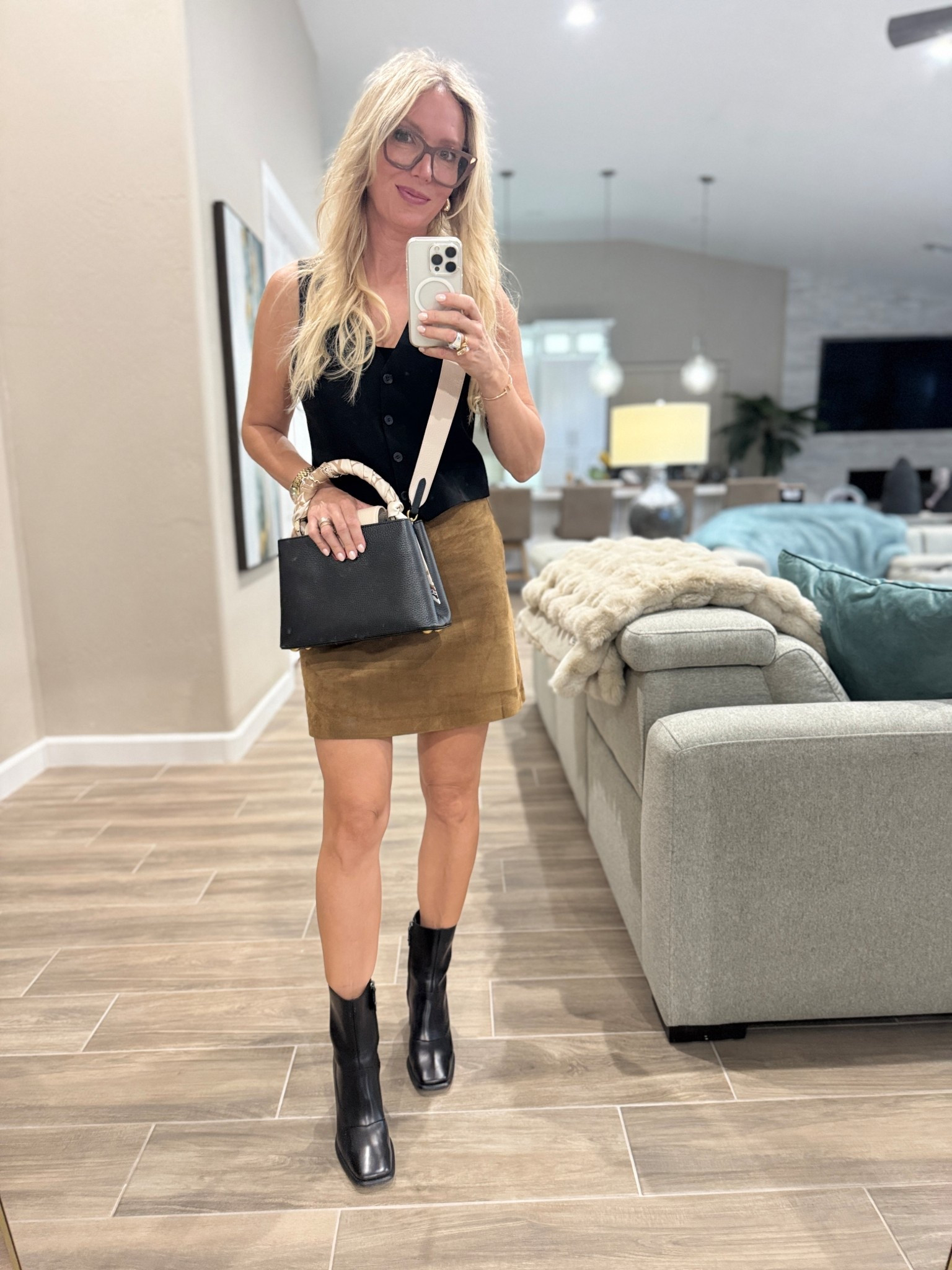 Fall Fit Check!

#LTKStyleTip #LTKTravel #LTKWorkwear