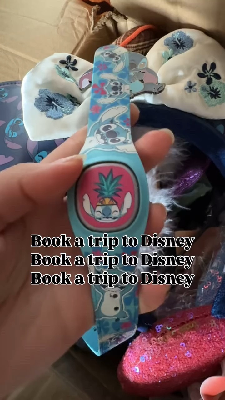 Isn’t that what the song is saying? 
No one else hears that? 
🤣🤣🤣🤣

#bookatriptodisney #youknowyouwannadoit #disneyland #disney #disneylife #disneydancer #disneypic #disneyworld #disneyannualpassholder #disneyaddict #disneycruiseline #disneycaliforniaadventure #disneytokyo #disneylandparispa #disneyworldtrip #disneyfood #disneysnacks #mickeyears #disneyaddicts #disneyadult #disneyadventures #disneycollector #minnieears #disneyheadband #magicbands #stitch #liloandstitch #waltdisneyworld #wdw