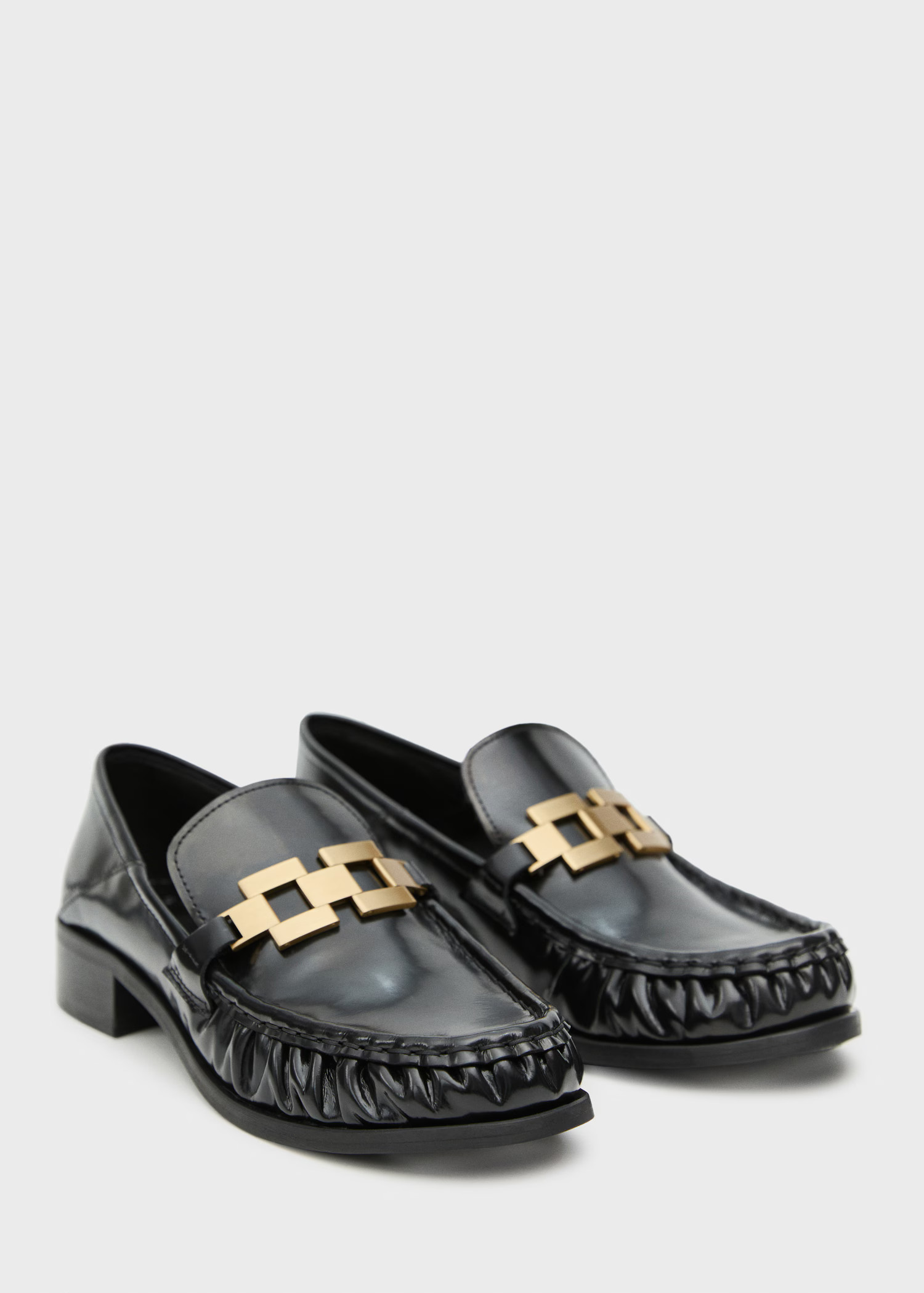 100% leather shoes with metallic detail - Women | MANGO United Kingdom | MANGO (UK)